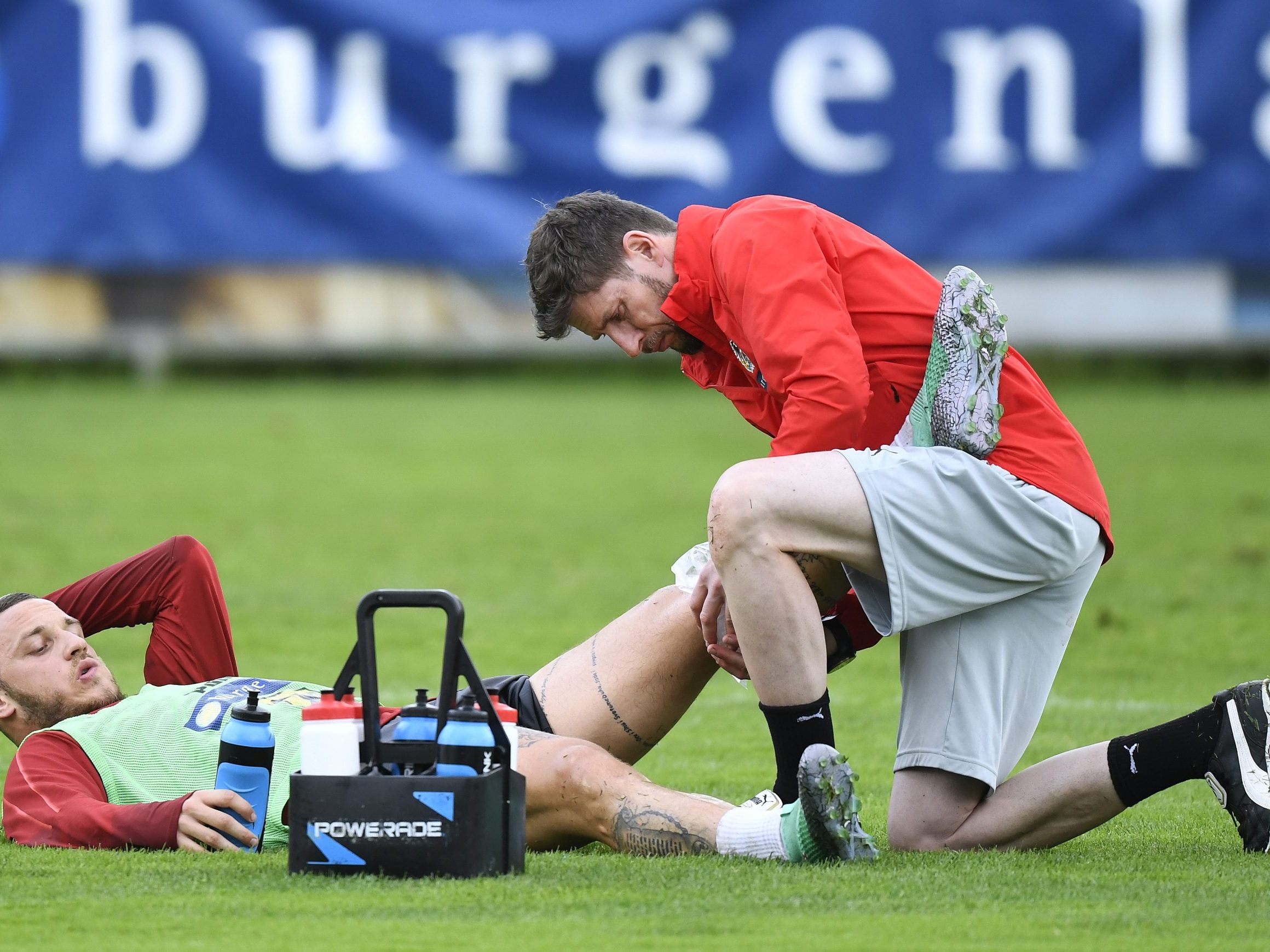 ÖFB verabschiedete unter anderem Vettorazzi, im Bild im Jahr 2018 mit Marko Arnautovic.