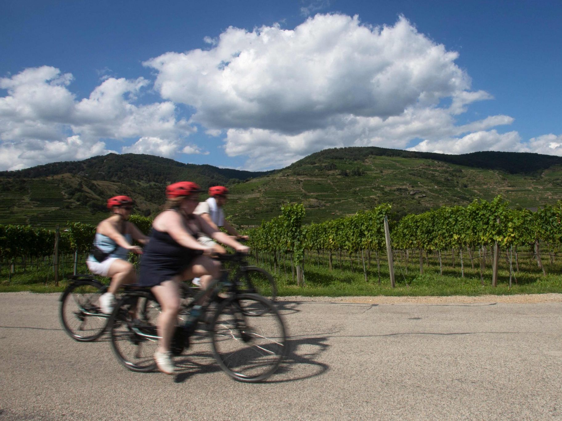 Radfahrer in der Wachau müssen auf einen Shuttlebus ausweichen.