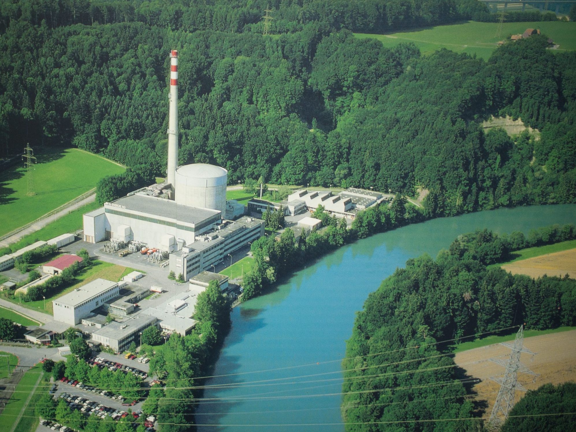 Die Eidgenossen hatten in einer Volksabstimmung 2017 eigentlich für einen Kernenergie-Ausstieg votiert (im Bild das AKW Mühleberg bei Bern). Die Eidgenossen hatten in einer Volksabstimmung 2017 eigentlich für einen Kernenergie-Ausstieg votiert (im Bild das AKW Mühleberg bei Bern).