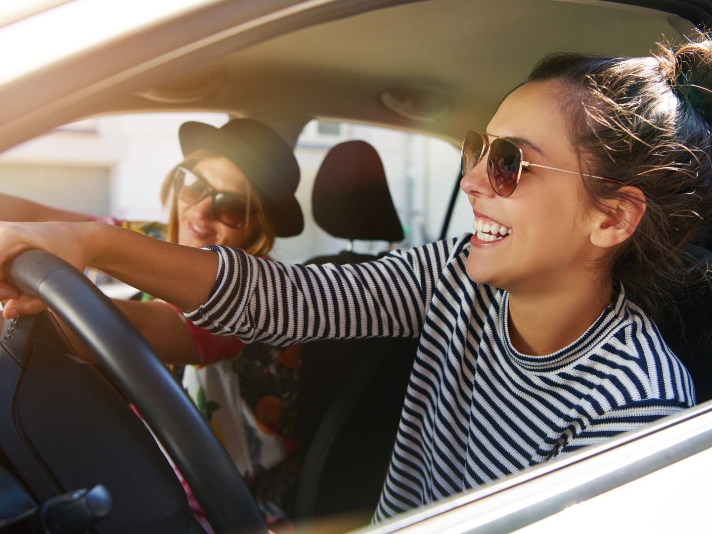 Bei einer langen Autofahrt ist ausreichendes Rasten besonders wichtig. Bei einer langen Autofahrt ist ausreichendes Rasten besonders wichtig.