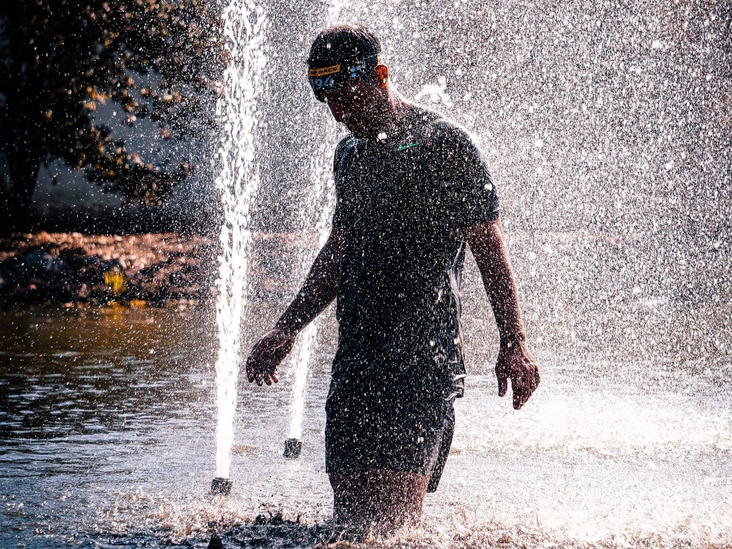 Die Männer wurden beim Baden im Brunnen erwischt.
