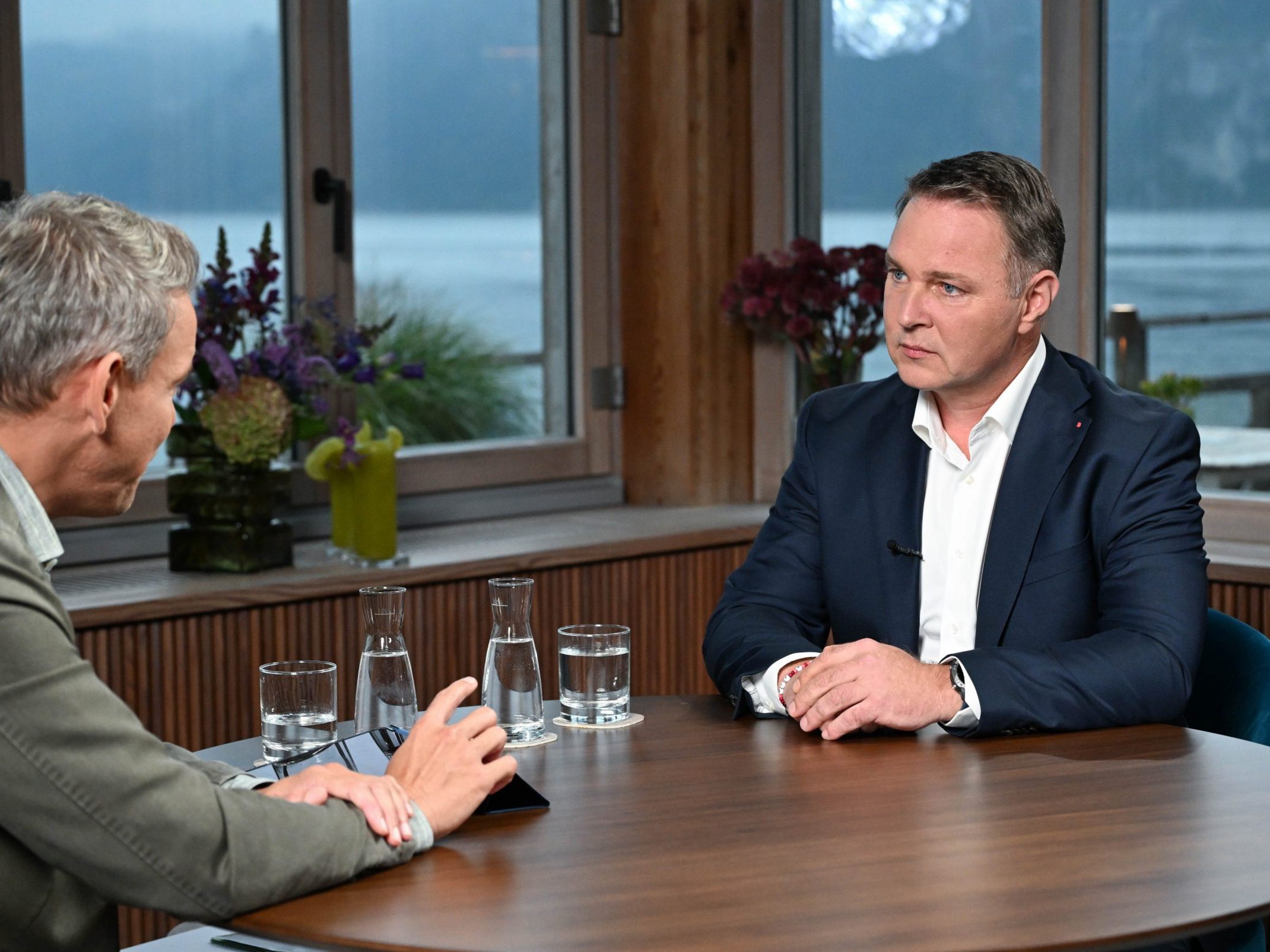 SPÖ-Chef Andreas Babler sieht im ORF-Sommergespräch sein SPÖ-Programm fast einstimmig unterstützt.