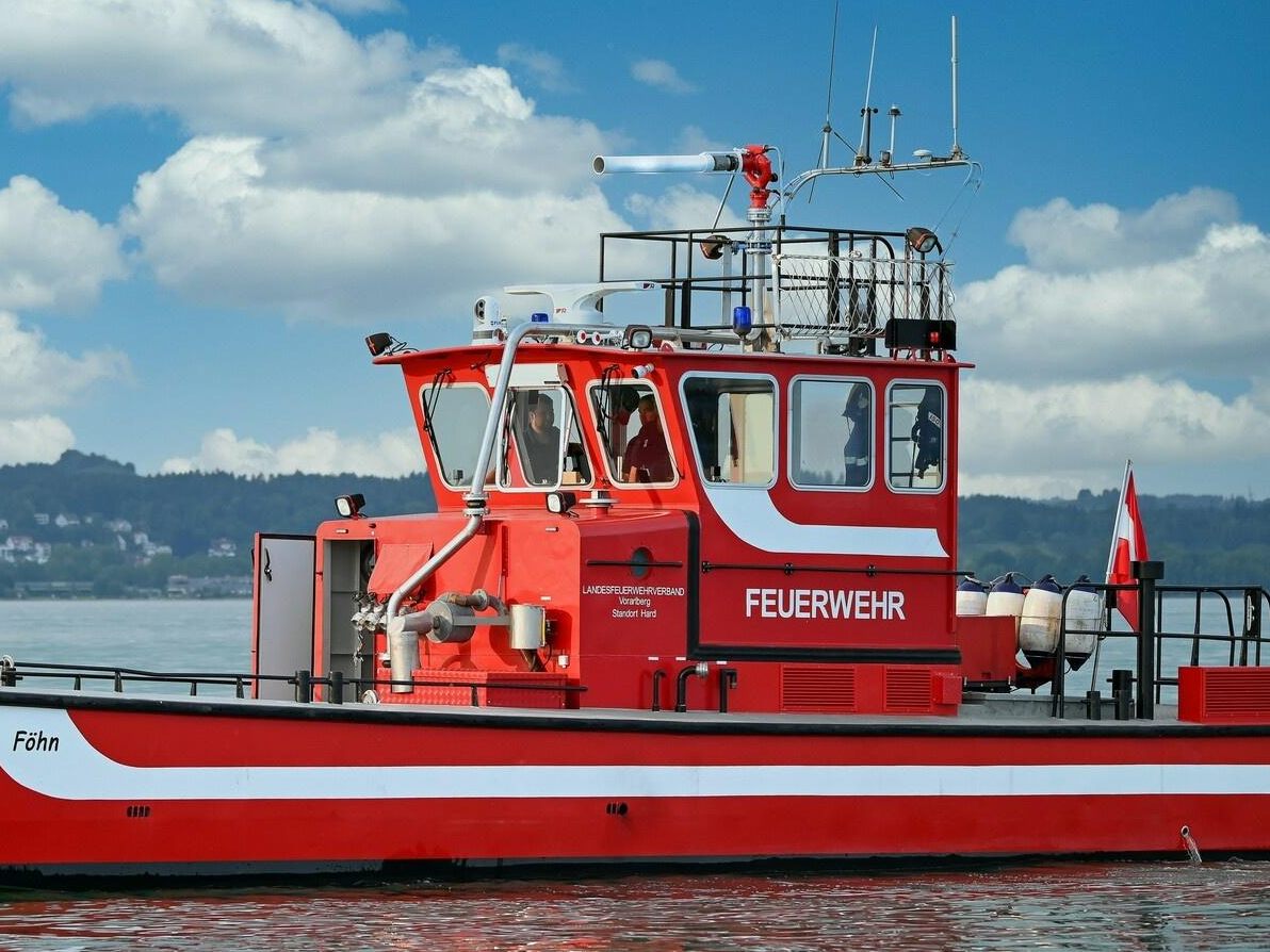 Das Feuerwehrboot "Föhn" musste am Mitwochabend ausrücken. Das Feuerwehrboot "Föhn" musste am Mitwochabend ausrücken.
