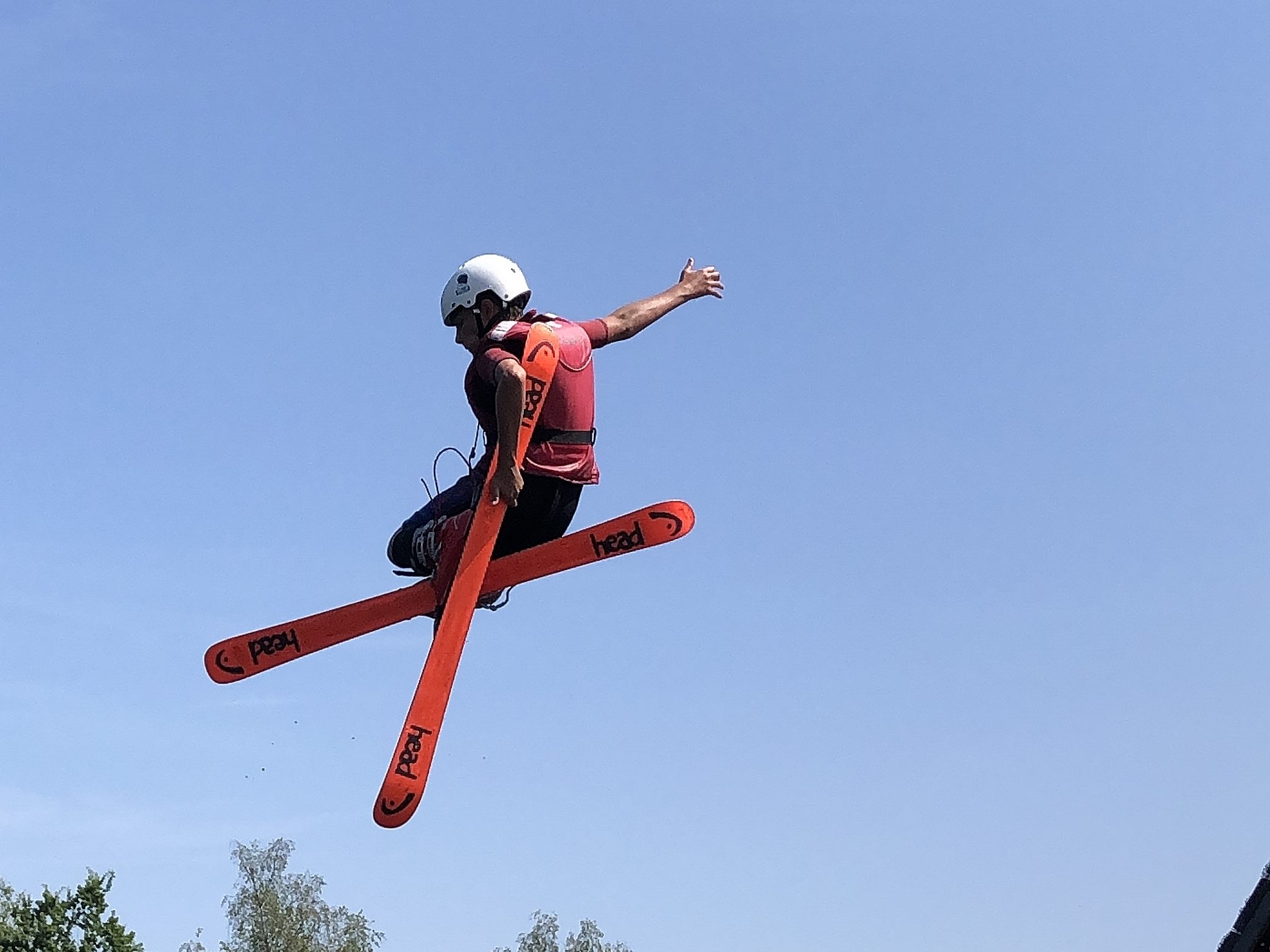 Die Sprünge auf den Schanzen im Freestyle Zentrum Hohenems begeisterten alle Kinder. Die Sprünge auf den Schanzen im Freestyle Zentrum Hohenems begeisterten alle Kinder.