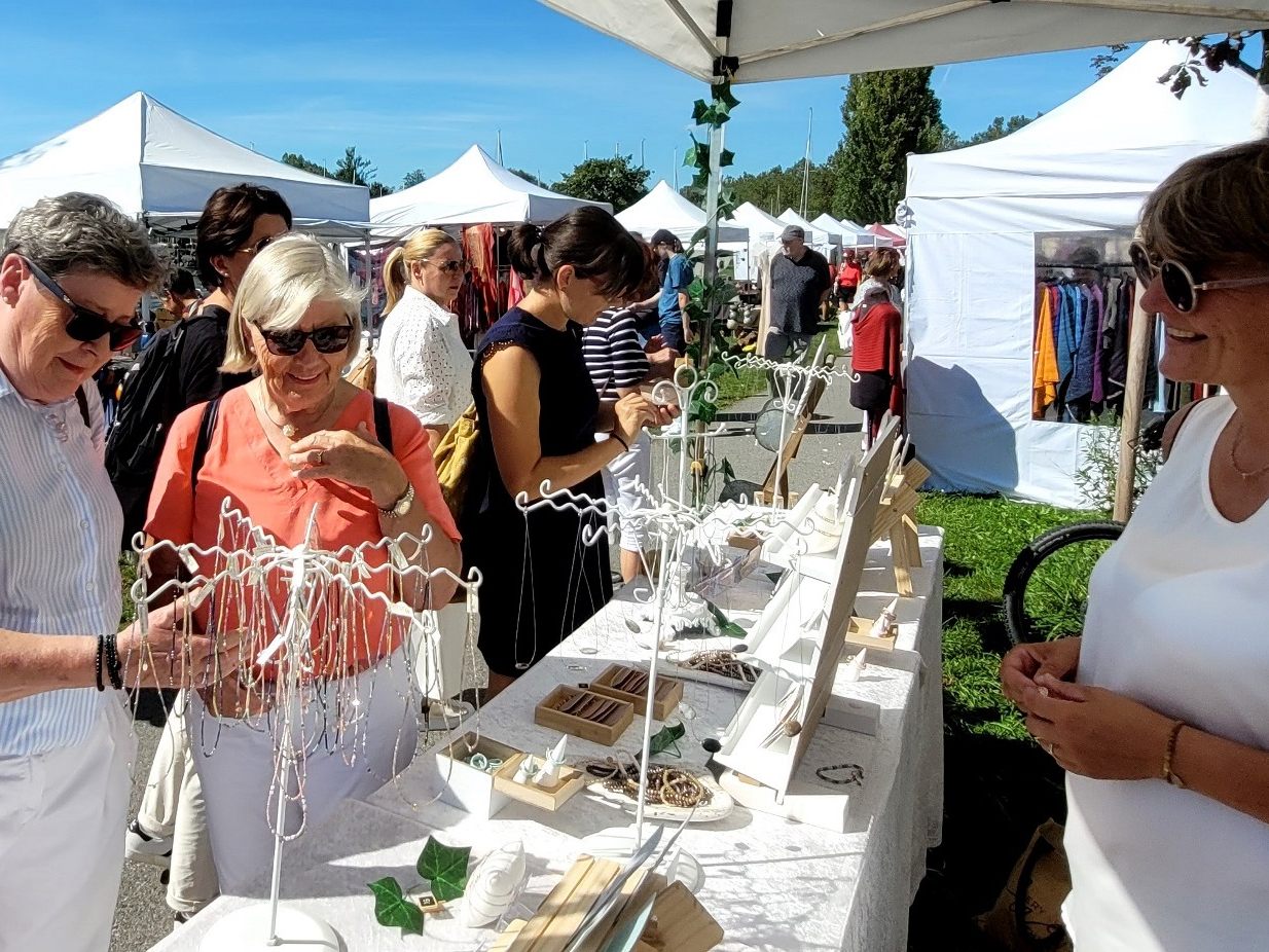Die Bodenseegemeinde Lochau wird am 31. August und am 1. September wieder zur großen Bühne des Kunsthandwerks. Künstler aus Deutschland und Österreich präsentieren hier ihre einzigartigen Produkte. Die Bodenseegemeinde Lochau wird am 31. August und am 1. September wieder zur großen Bühne des Kunsthandwerks. Künstler aus Deutschland und Österreich präsentieren hier ihre einzigartigen Produkte.