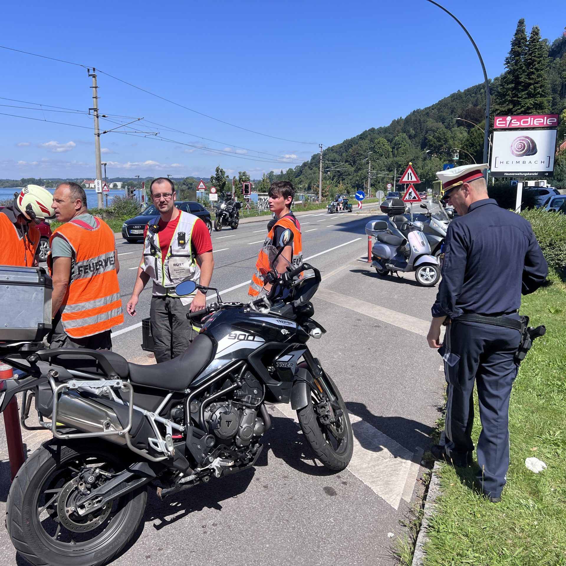 Der Lenker des Motorrads musste ins Krankenhaus.