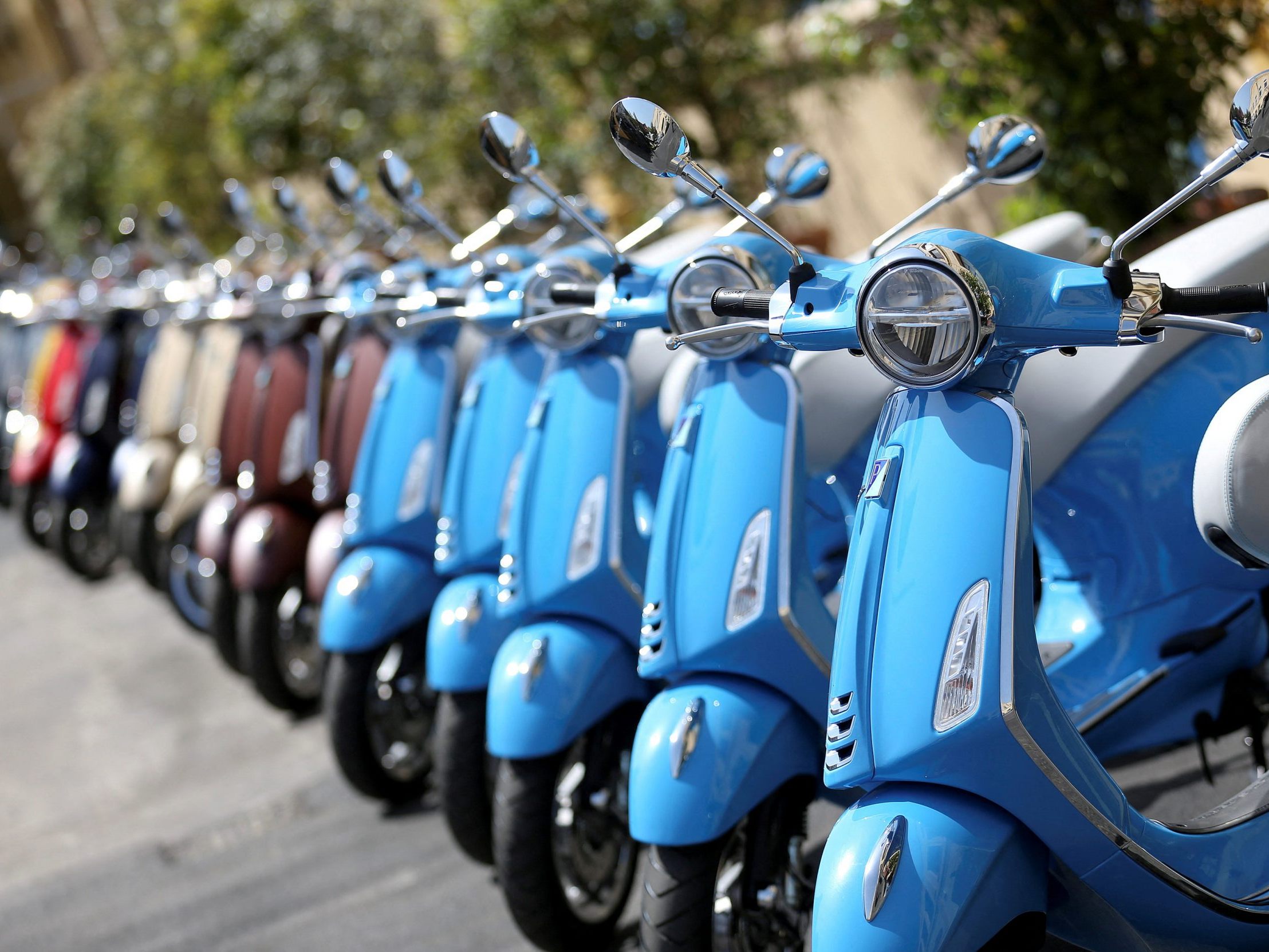Vespas sind schon seit den 1940ern Kult. Vespas sind schon seit den 1940ern Kult.