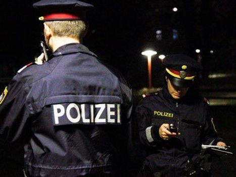 Auf der Wiener Mariahilfer Straße kam es Montagabend zu einem schweren Raub. Auf der Wiener Mariahilfer Straße kam es Montagabend zu einem schweren Raub.