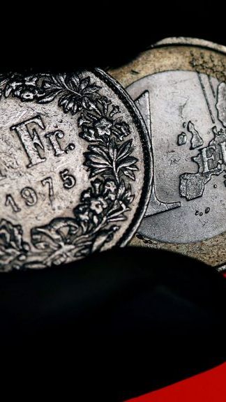 Viele Anleger flüchten in den Schweizer Franken.