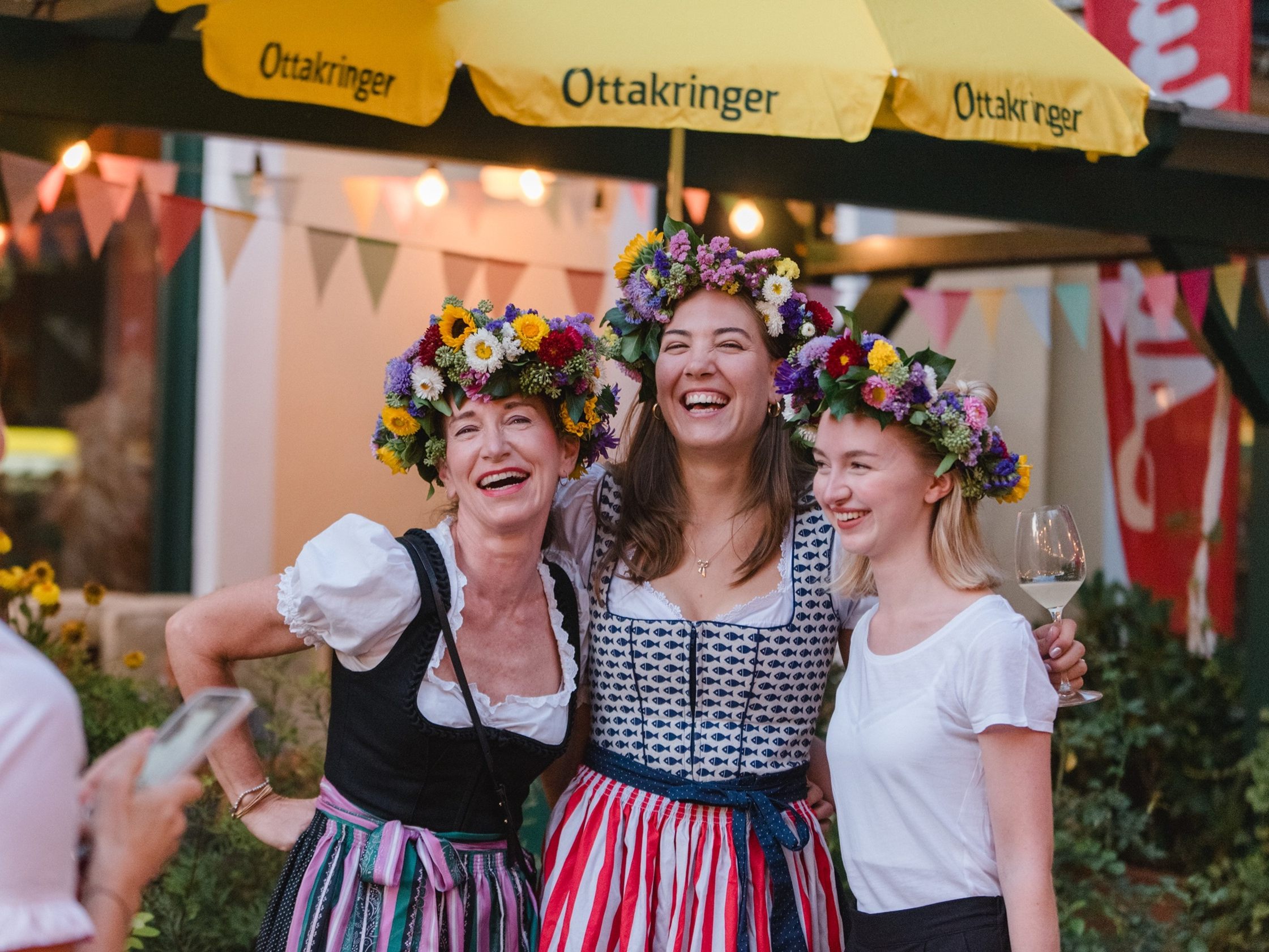 Komm in Dirndl und Lederhose zum Wiesn-Party ins Gasthaus Napoleon.