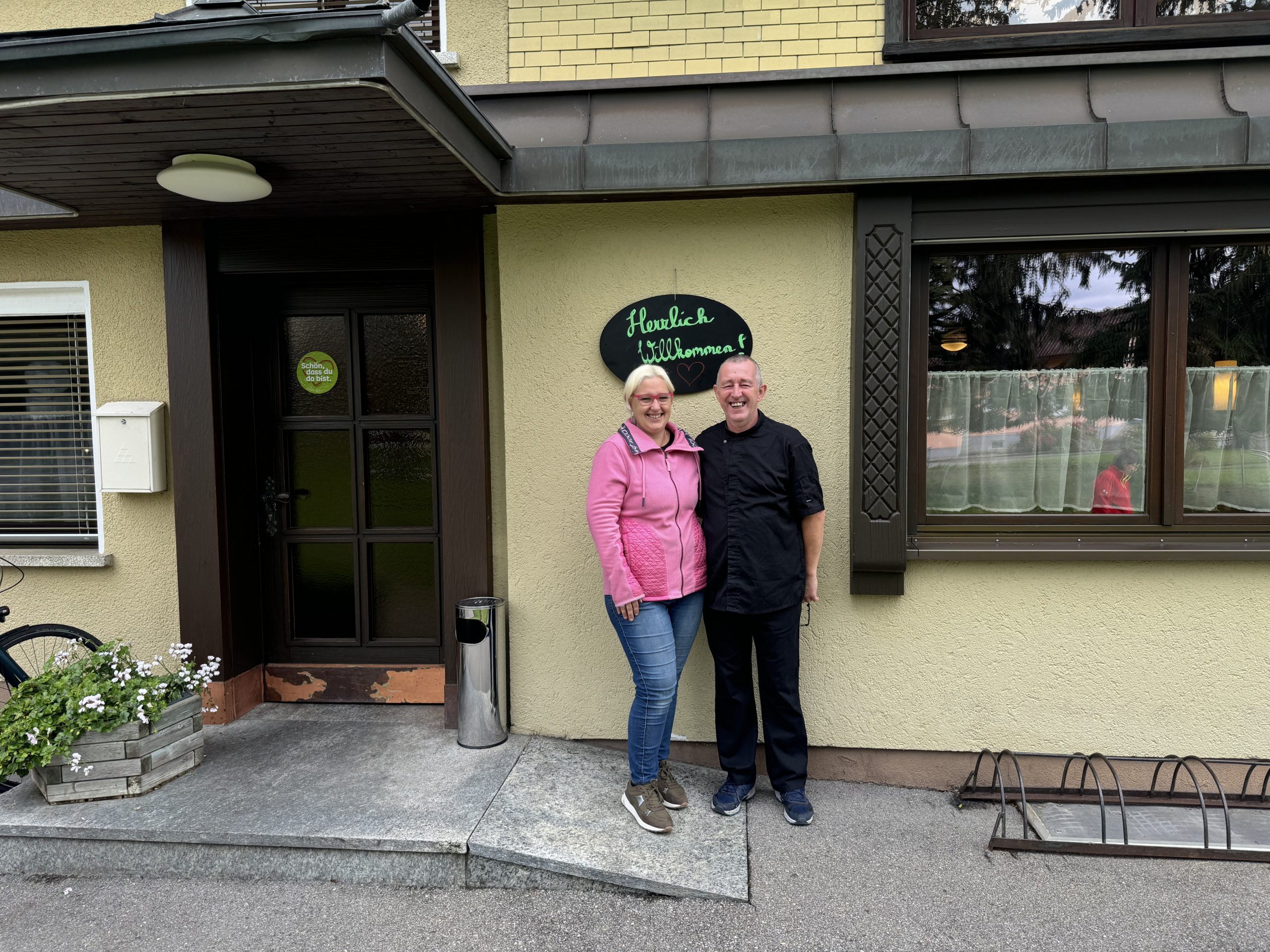 Ramona und Olaf, die neuen Betreiber des Gashauses Krone in Mäder Ramona und Olaf, die neuen Betreiber des Gashauses Krone in Mäder