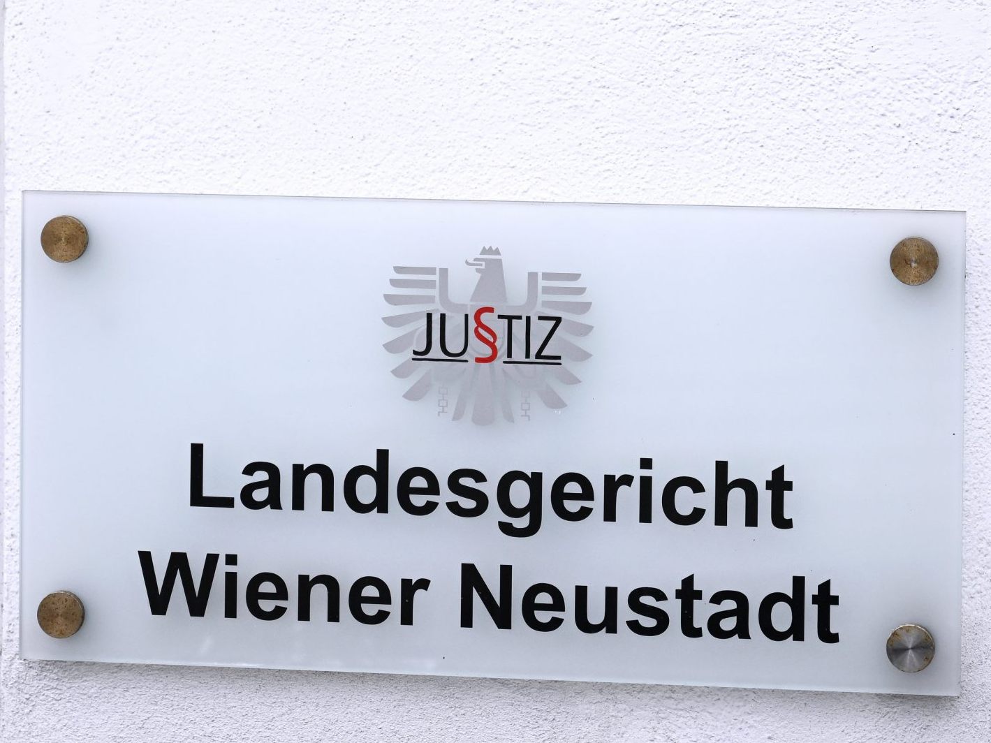 Zweieinhalb Jahre Haft für einen Schlepper beim Prozess in Wiener Neustadt. Zweieinhalb Jahre Haft für einen Schlepper beim Prozess in Wiener Neustadt.