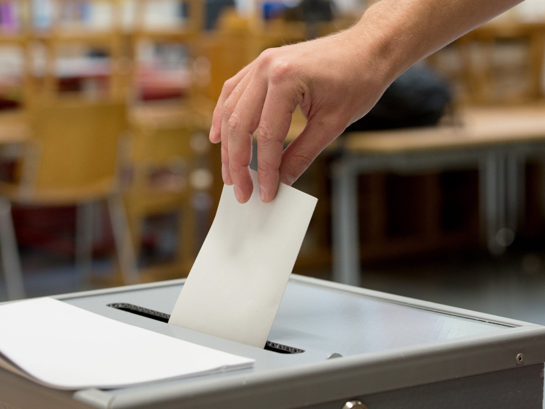 Wann kommen die ersten Hochrechnungen zur Nationalratswahl 2024?