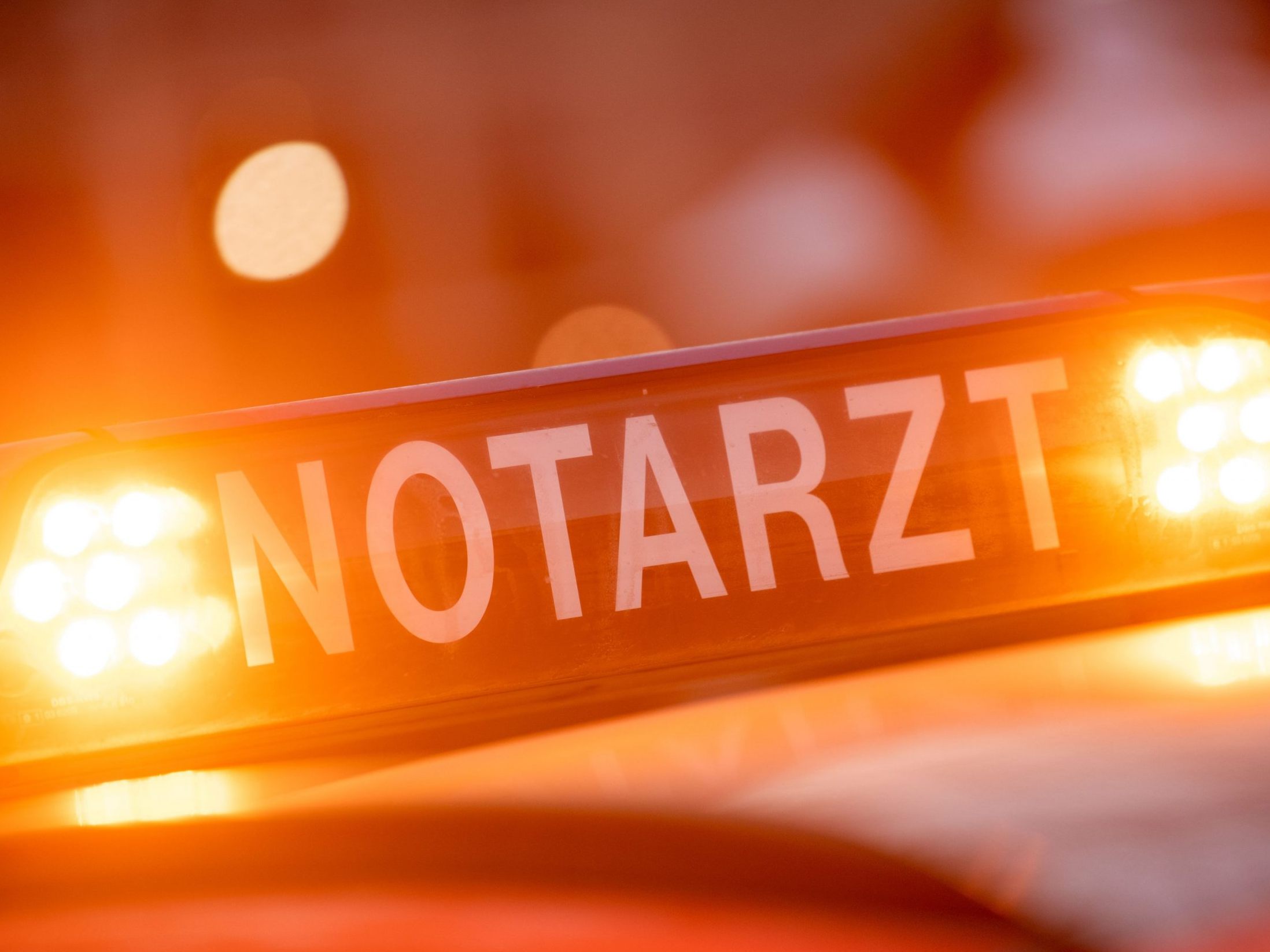 70-jährige Fußgängerin in Wien von Auto mitgeschleift 70-jährige Fußgängerin in Wien von Auto mitgeschleift