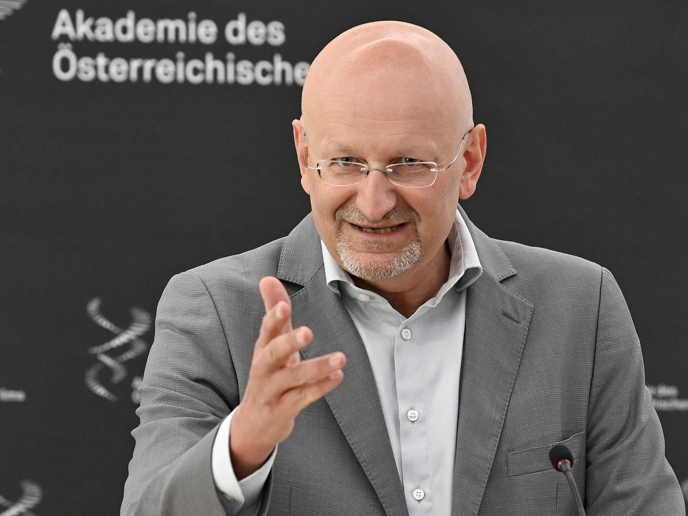 Schwere Anschuldigungen gegen ORF III-Chef Peter Schöber.
