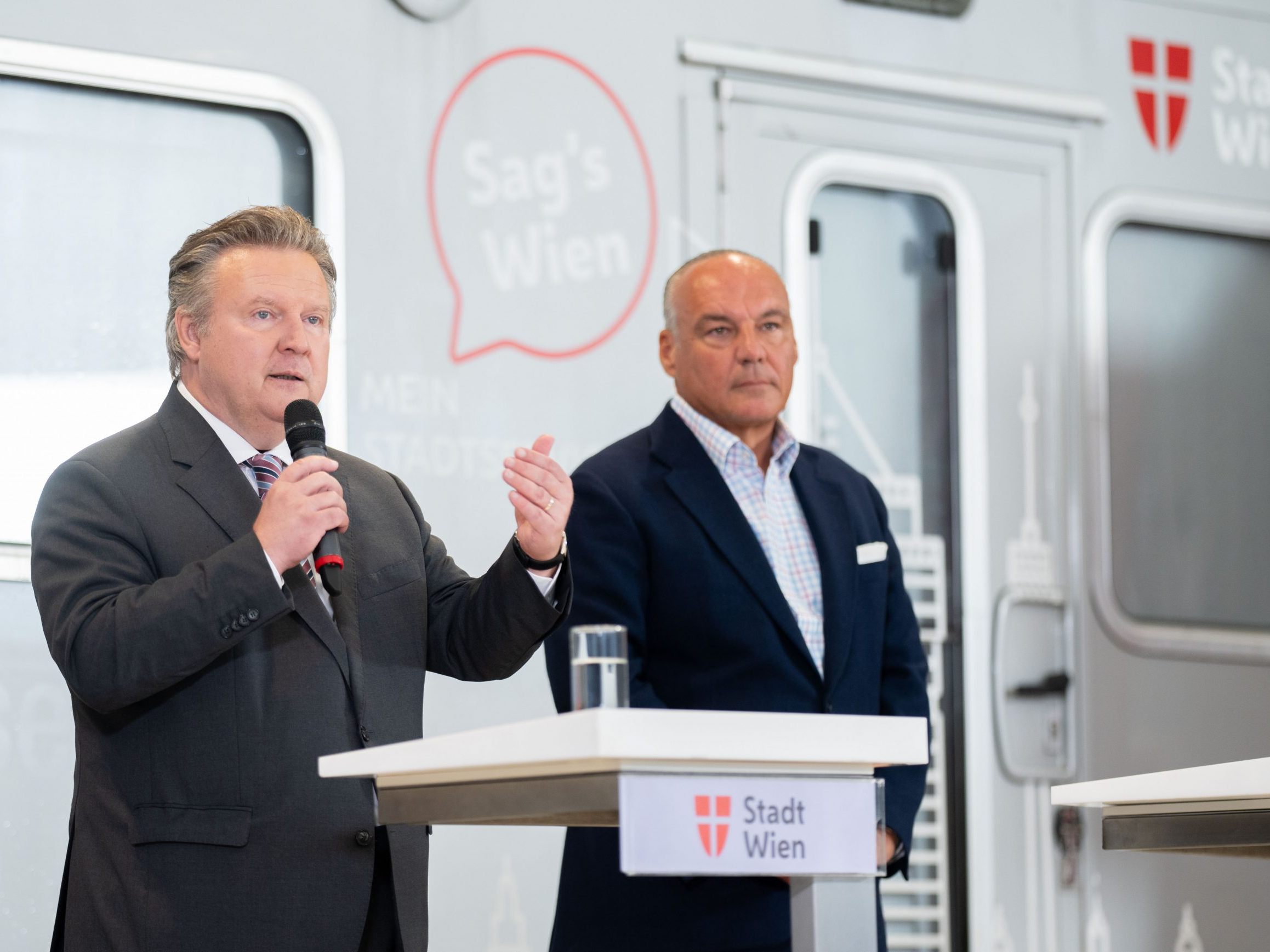 "Wir haben deutlich gezeigt - Wien kann Hochwasser", so der Landeschef (links).