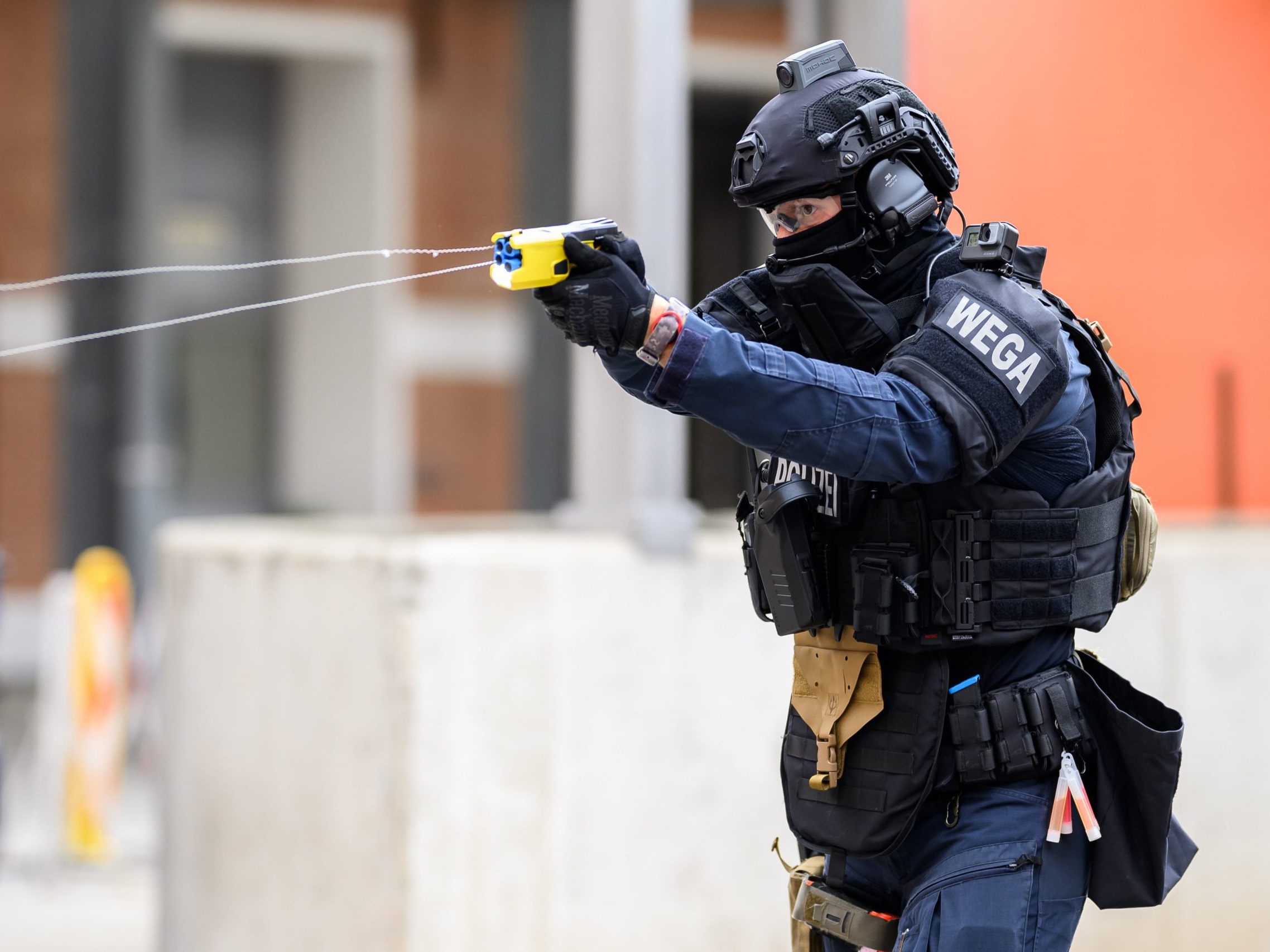 WEGA-Einsatz in Wien-Floridsdorf. WEGA-Einsatz in Wien-Floridsdorf.