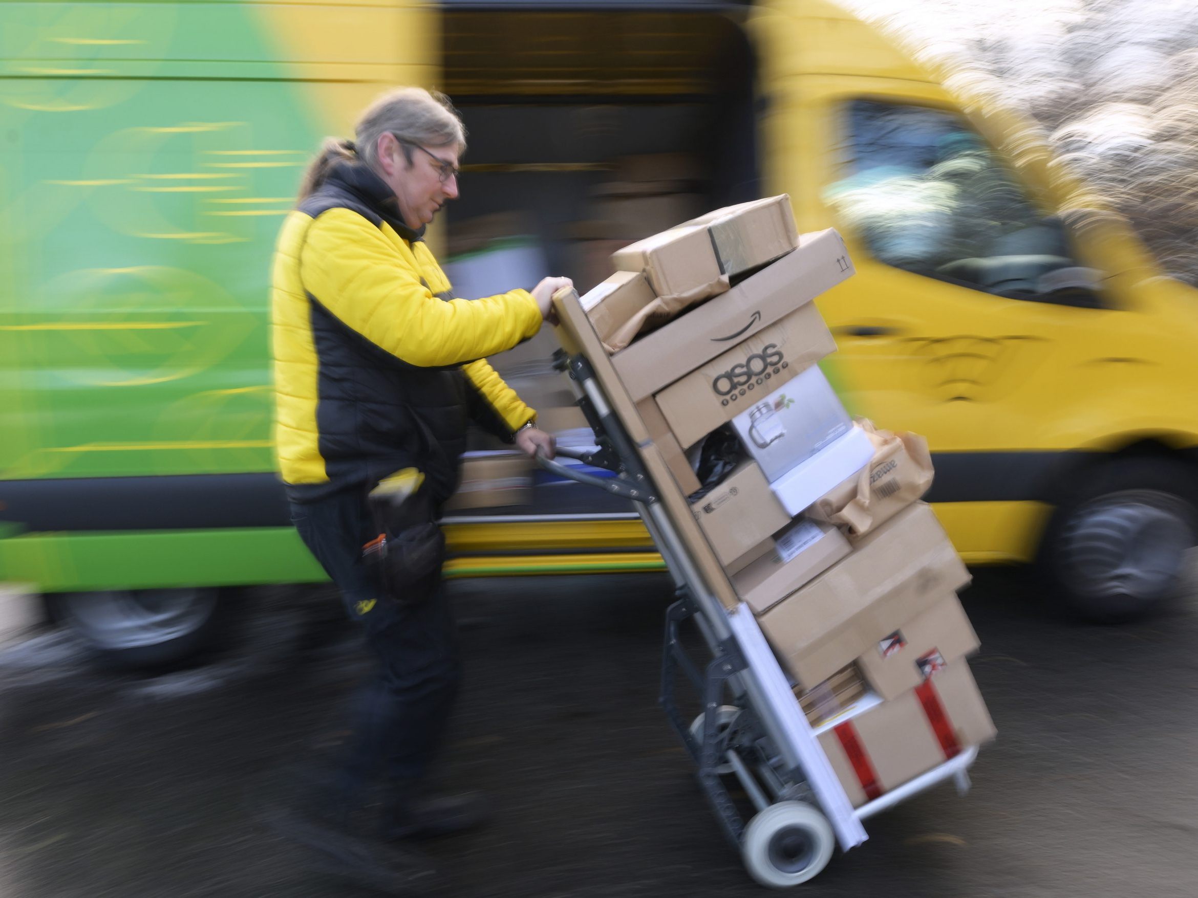 Im 1., 2., 3. und 4. Wiener Bezirk kommen Packerl auch am Sonntag.