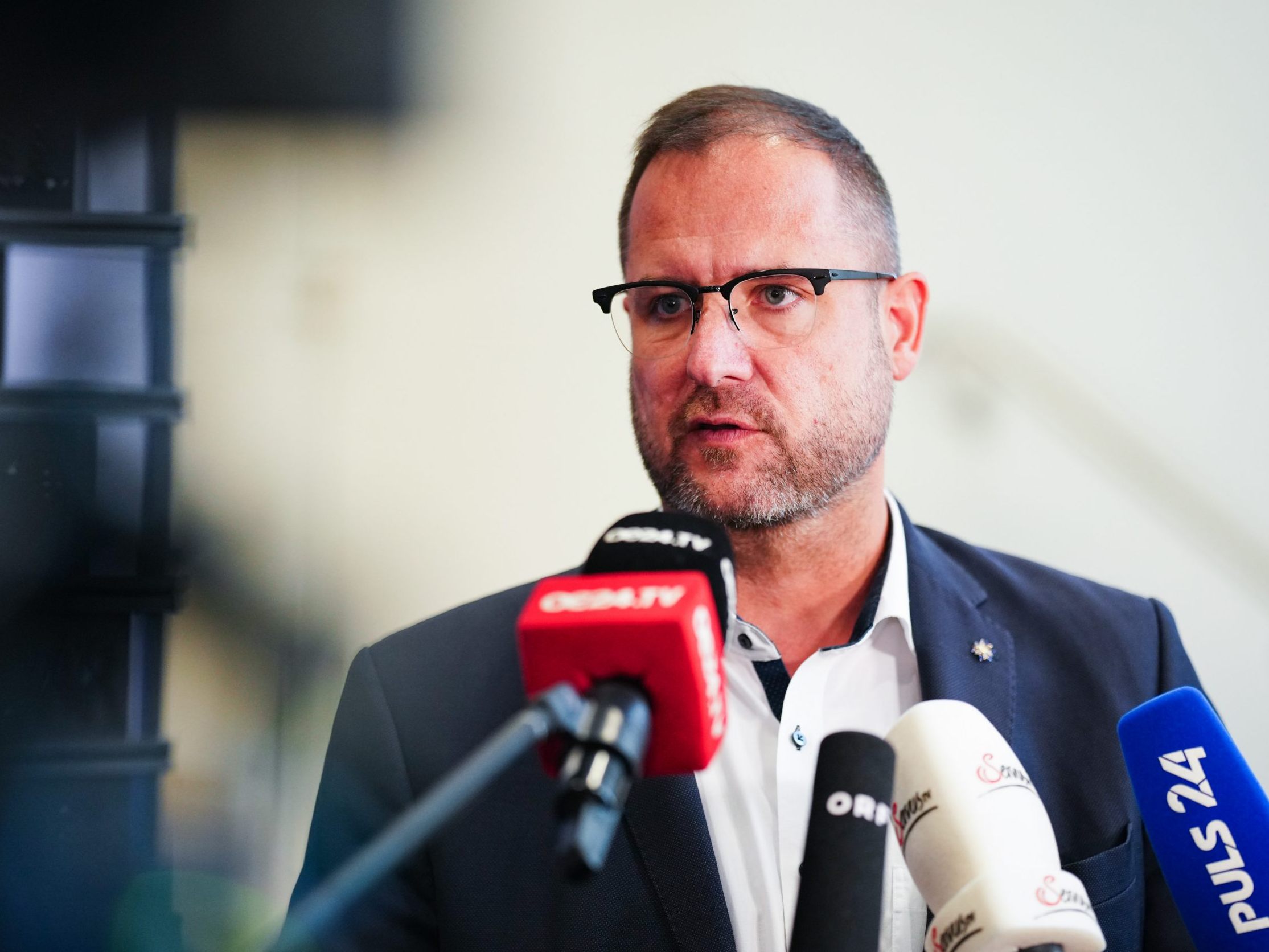 Einen "massiven Eingriff in die Pressefreiheit" ortet die FPÖ im Zusammenhang mit der Berichterstattung am Wahlabend.