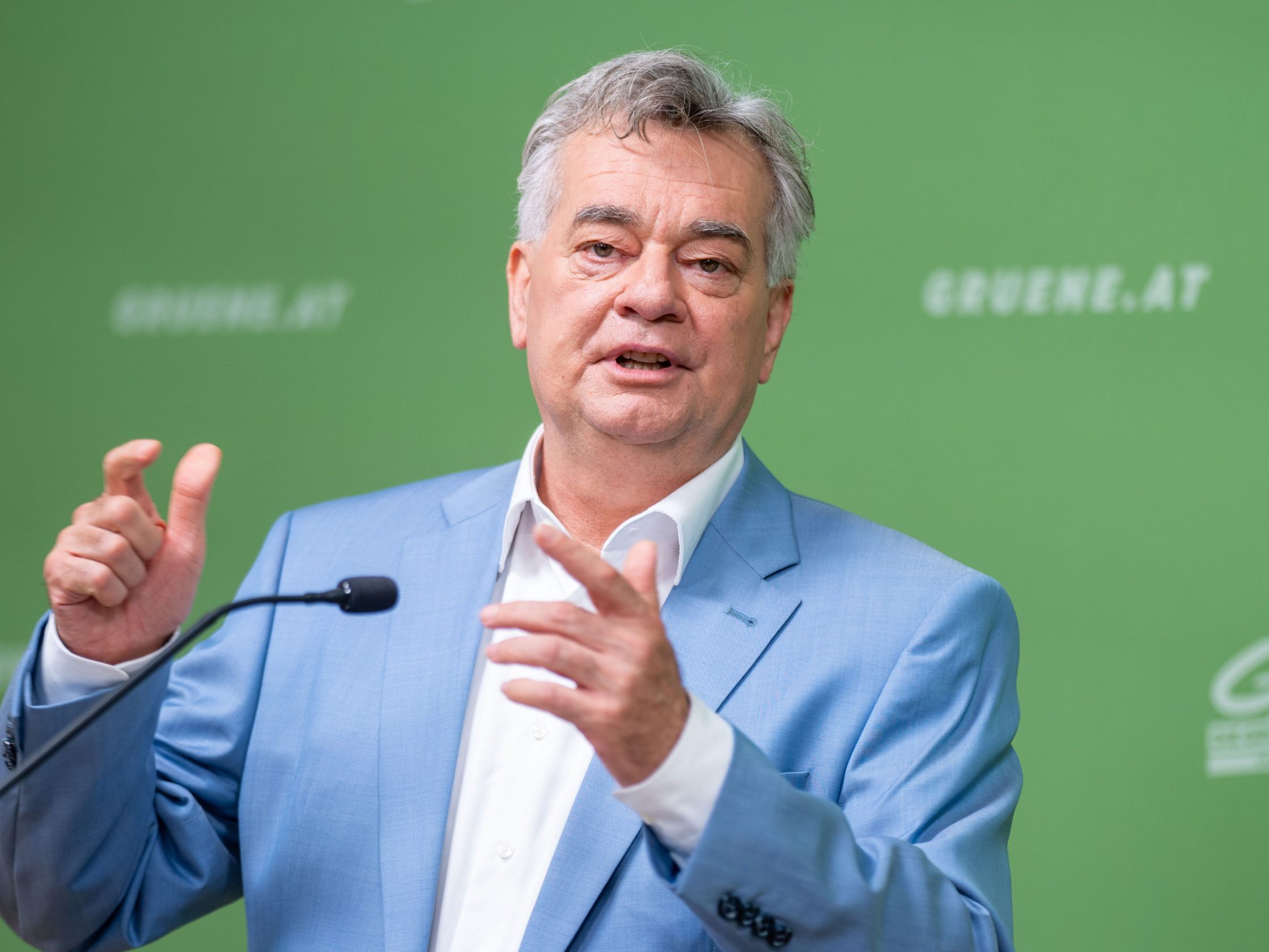 Grüne beantworteten Frage nach sofortiger Waffenruhe mit Ja. Im Bild: Werner Kogler, Spitzenkandidat für die Nationalratswahl.