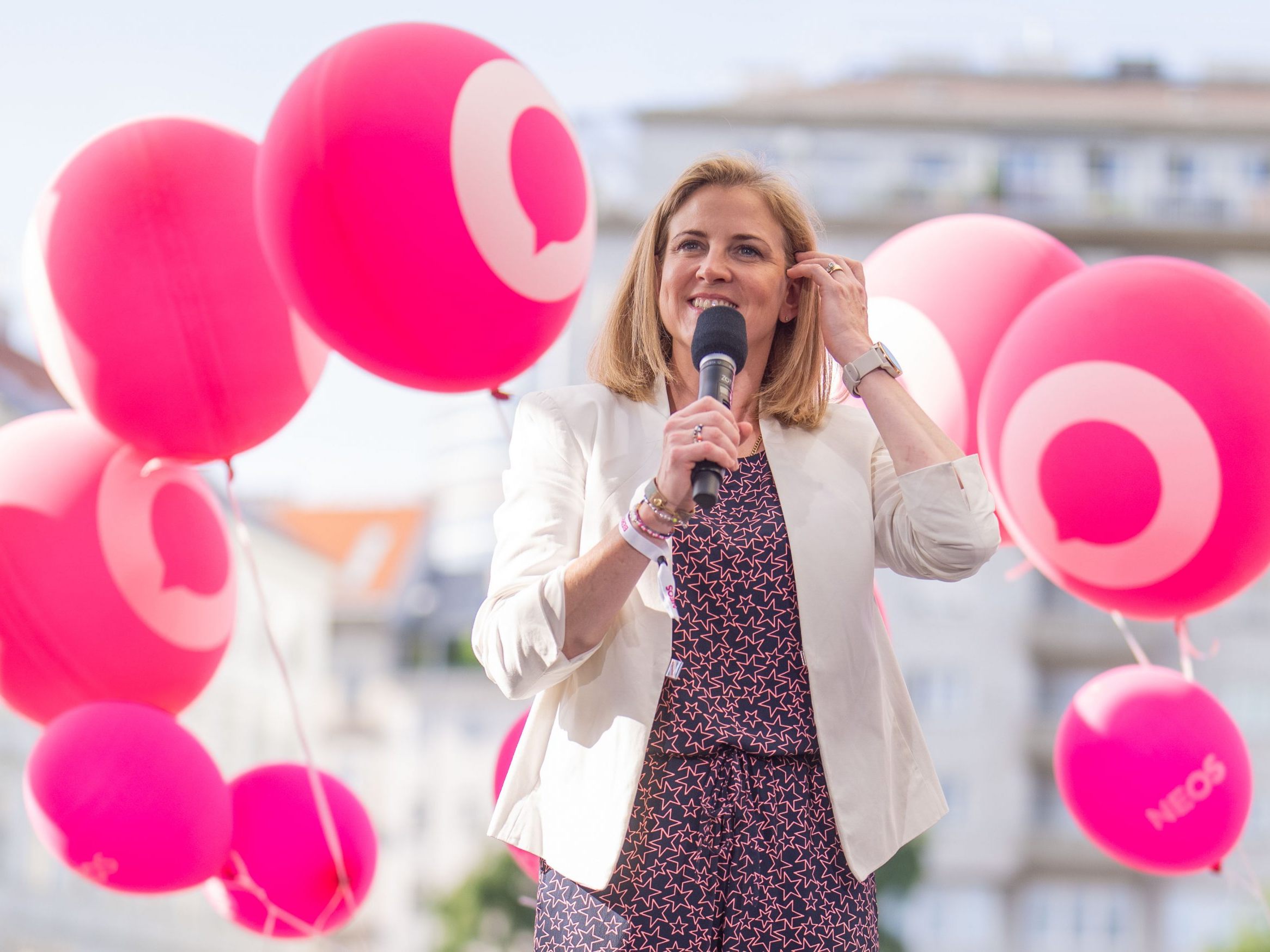 Meinl-Reisinger keine Gegnerin von Wiederkehr-Vorstoß zu sechsjähriger Volksschule.