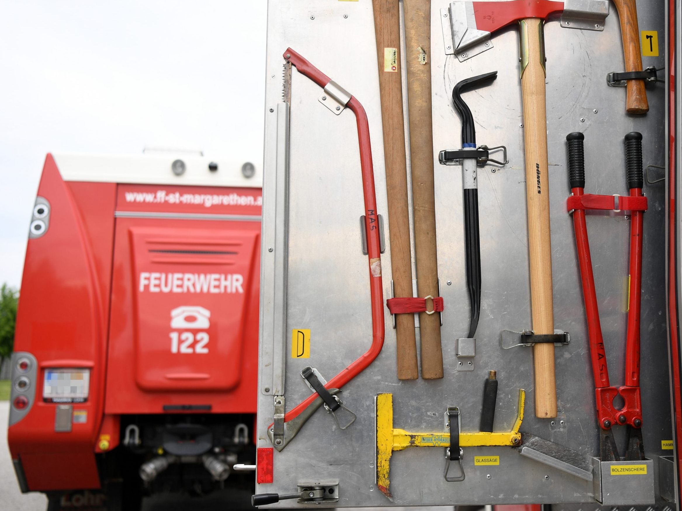 Groß-, Schlamm- und Kleinpumpen sollen noch am Montag in die betroffenen Regionen gesandt werden.