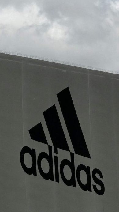 Adidas sperrt den App-Entwickler Runtastic in Österreich zu.