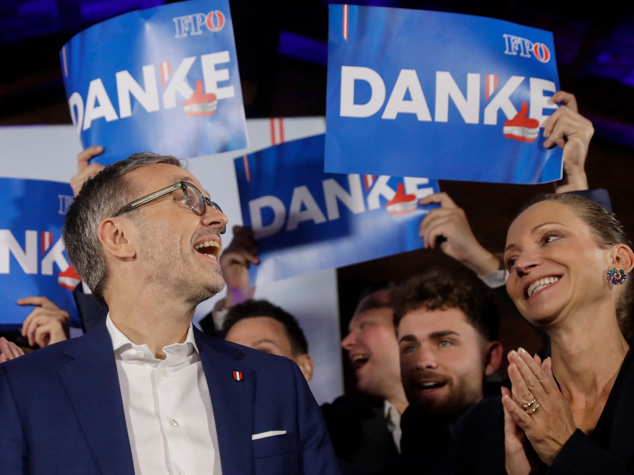 Herbert Kickl wird von seinen Anhängern gefeiert.