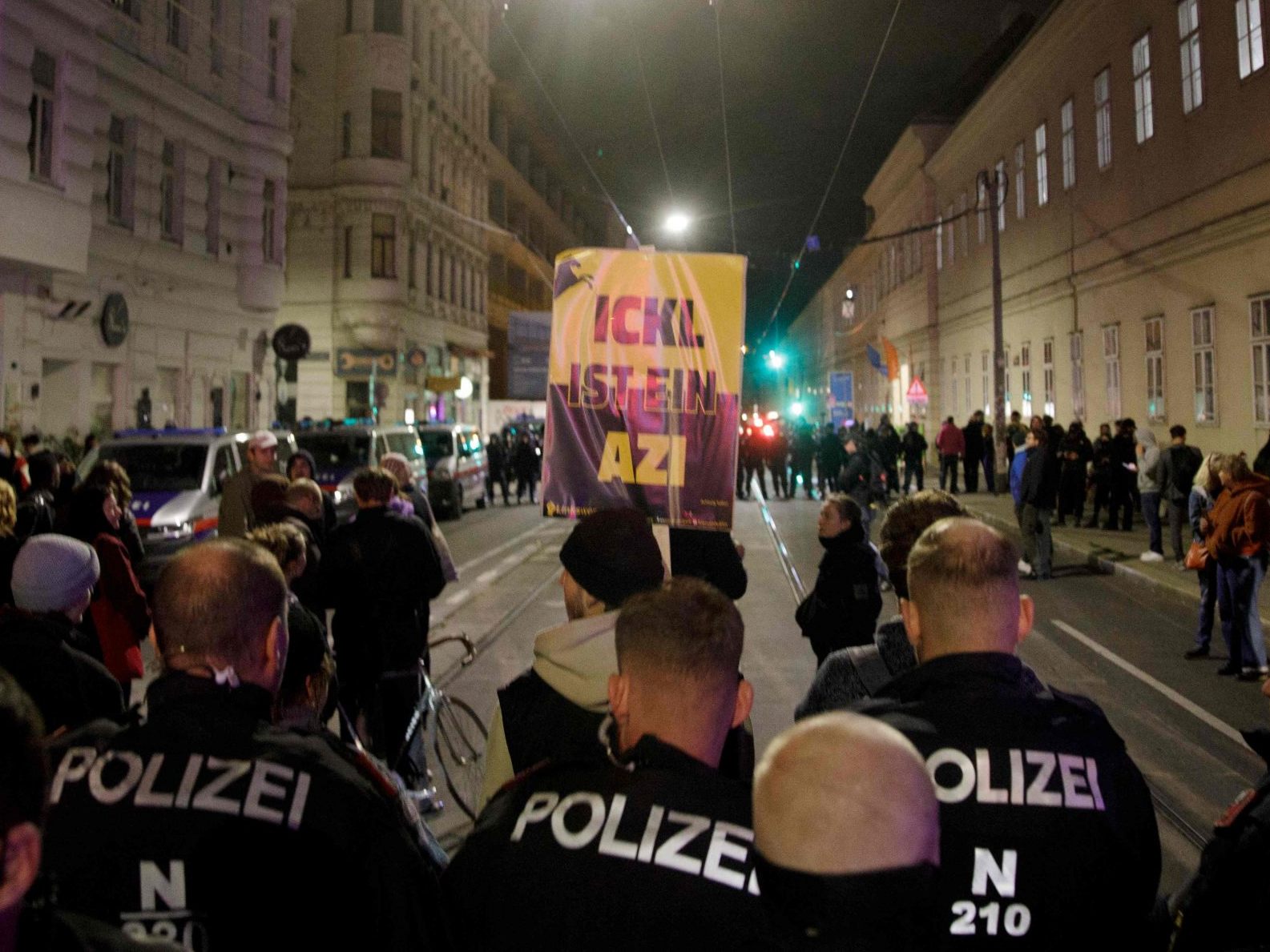 Bereits am Sonntag wurde gegen die FPÖ demonstriert.