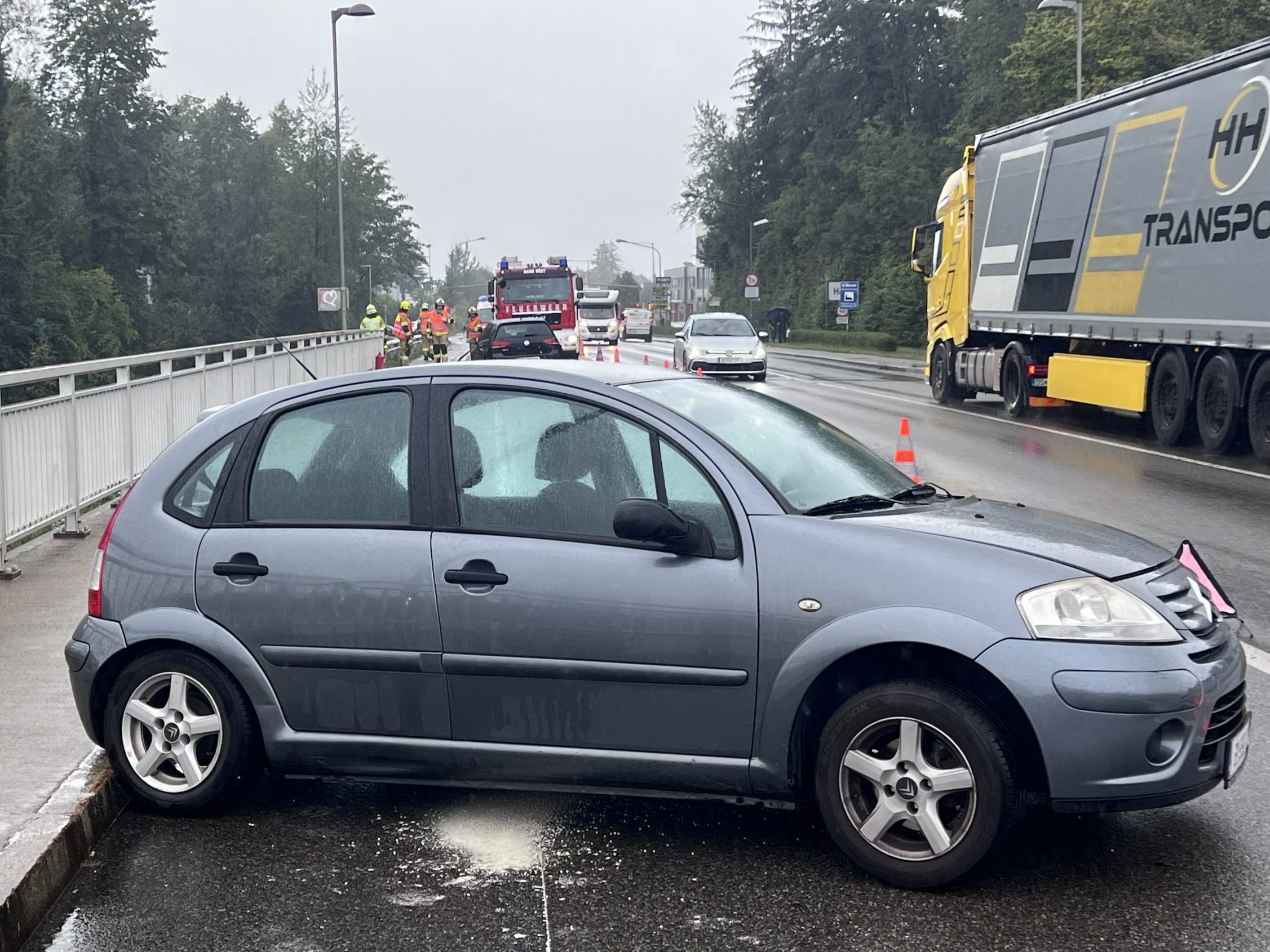 Der Unfall verursachte Verkehrsbehinderungen im Frühverkehr. Der Unfall verursachte Verkehrsbehinderungen im Frühverkehr.