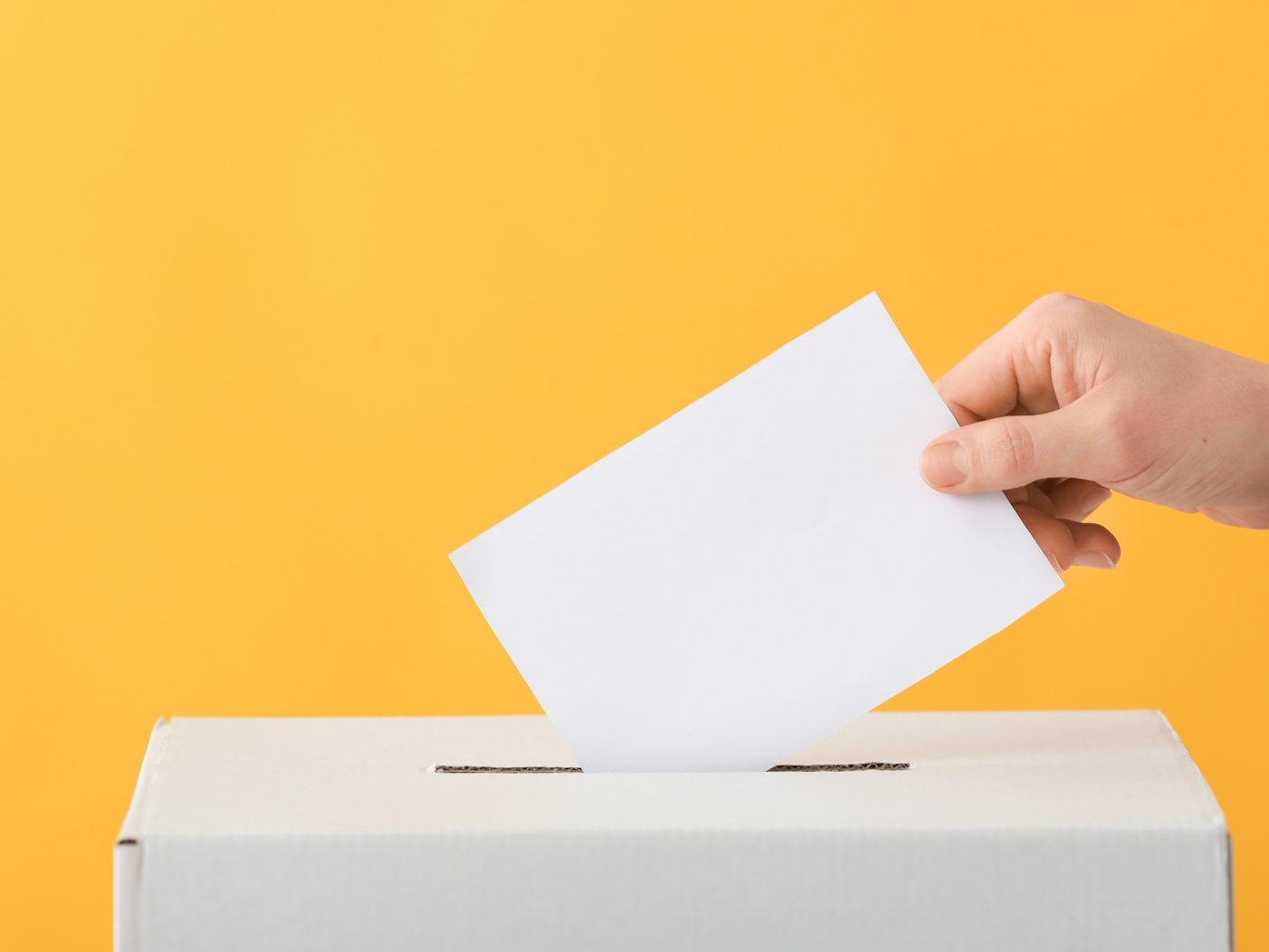 Der Großteil der Wahlkarten wird bereits am Wahlsonntag ausgezählt.