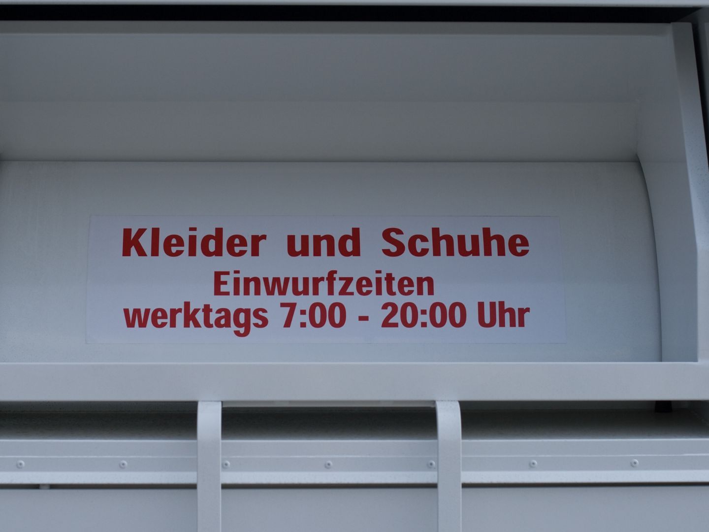 Polizisten ertappten den Container-Einbrecher in flagranti. Polizisten ertappten den Container-Einbrecher in flagranti.