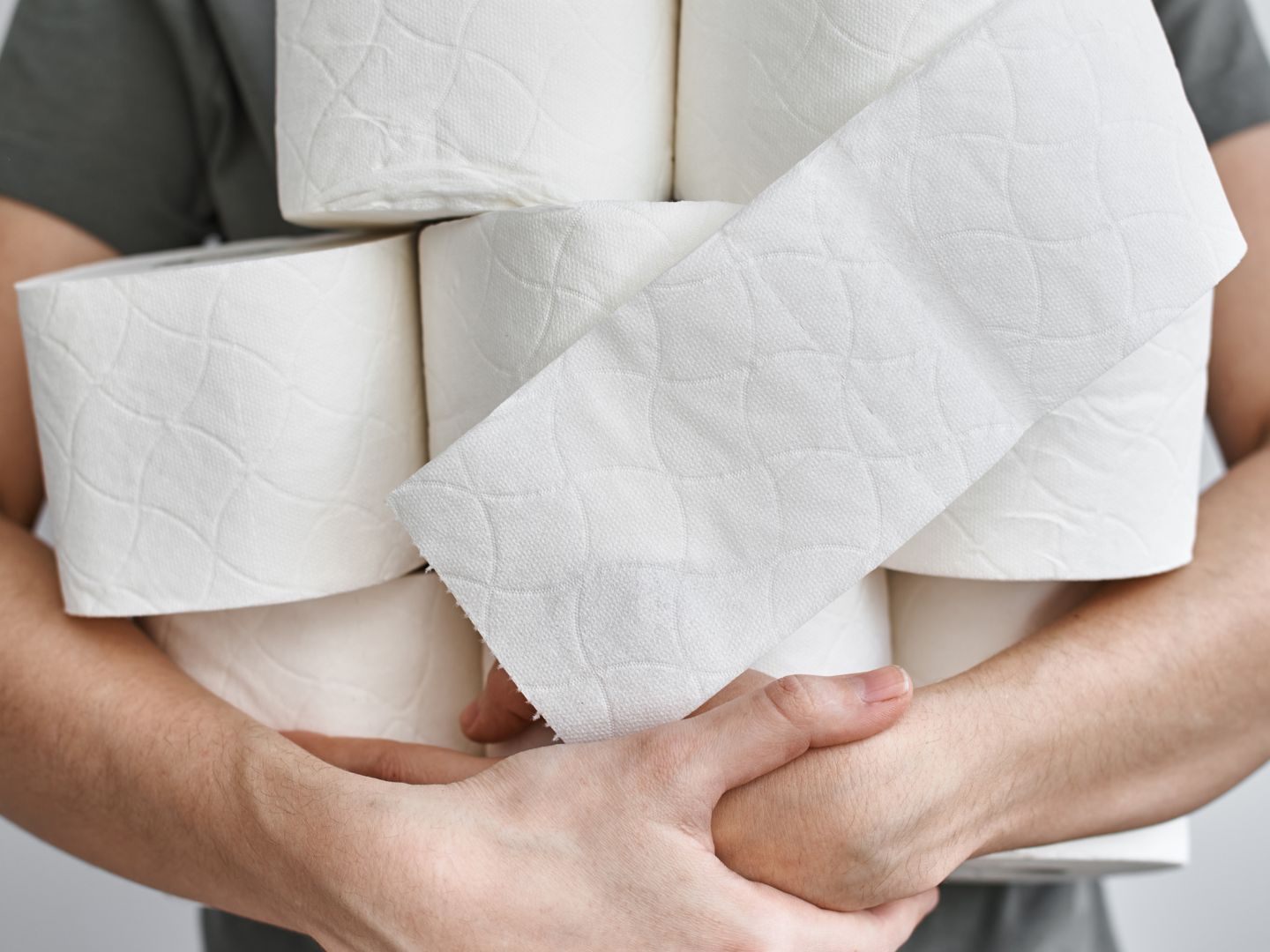 Der Kofferraum des Polizisten war randvoll mit Klopapier. Der Kofferraum des Polizisten war randvoll mit Klopapier.