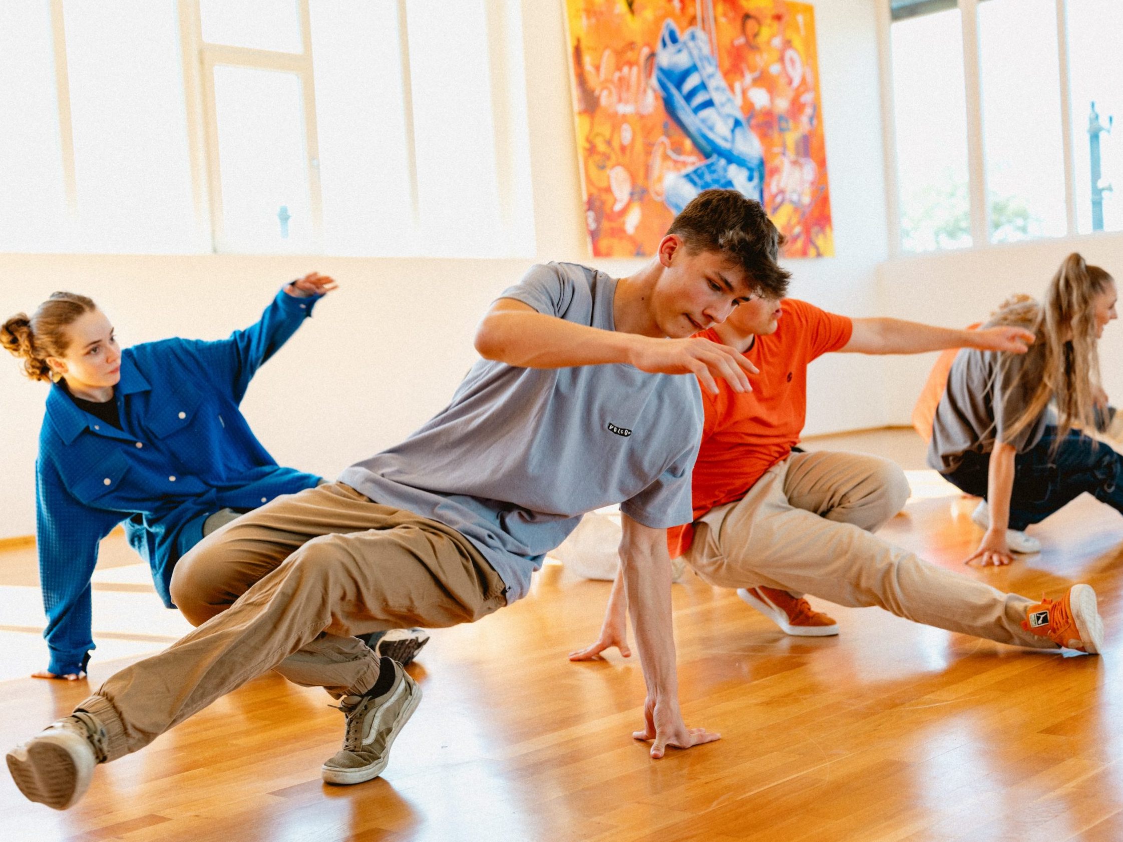 SOULBOX Dance School lädt zum kostenlosen Schnuppern ein. SOULBOX Dance School lädt zum kostenlosen Schnuppern ein.