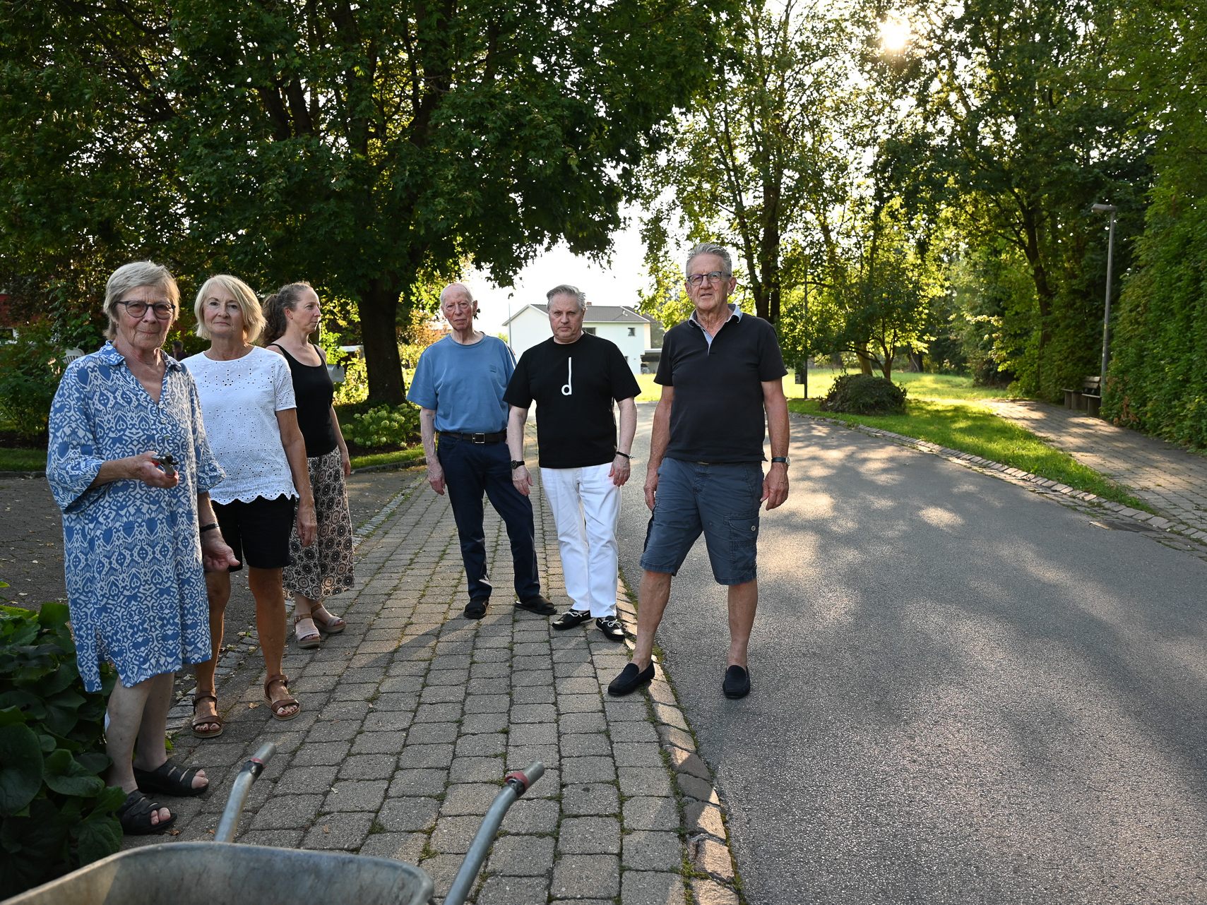 Anrainer vom Bettleweg fordern Maßnahmen zur Verkehrsberuhigung. Zu viel und zu schnell fahrende Autos werden im Bettleweg zum Problem.