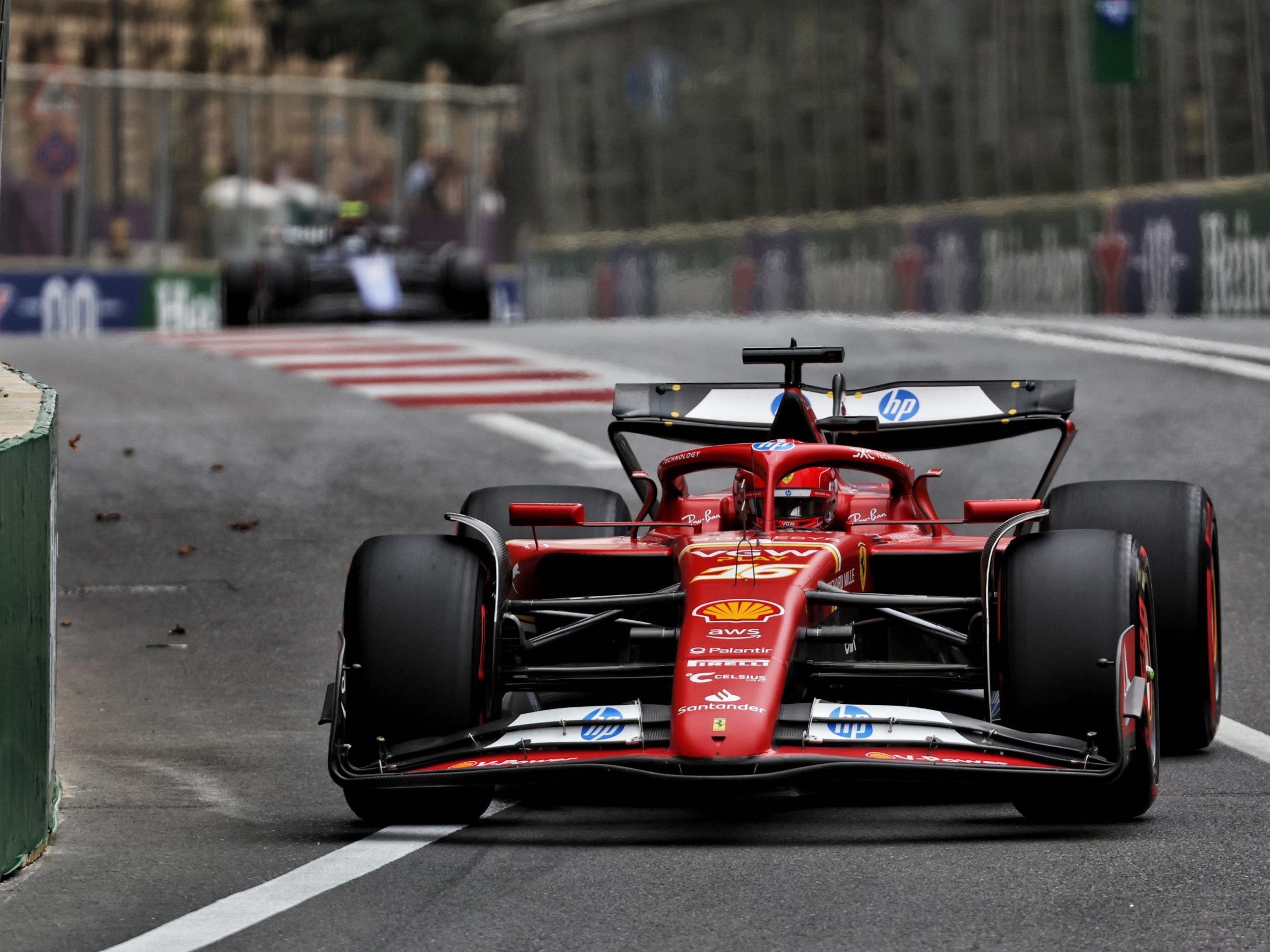 Leclerc pilotierte seine "Rote Göttin" auf die Pole-Position. Leclerc pilotierte seine "Rote Göttin" auf die Pole-Position.