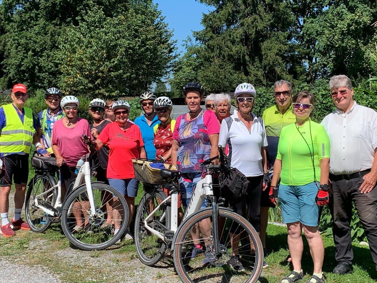 Sportliche Radfahrer des Vereins