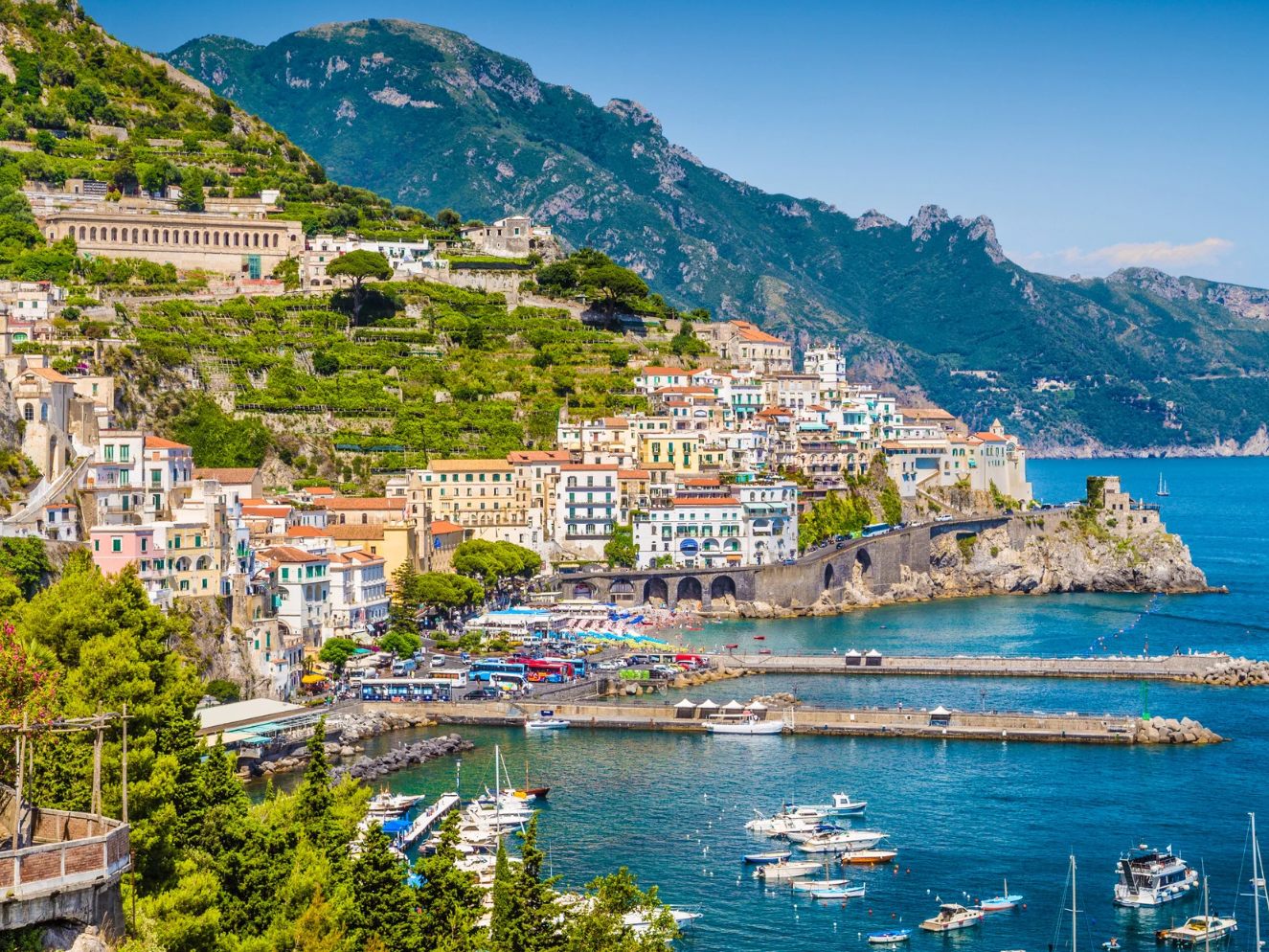 Ein Großteil der Touristen in Italien zieht es jährlich an die Amalfiküste – oft zum Leidwesen der Anwohner.
