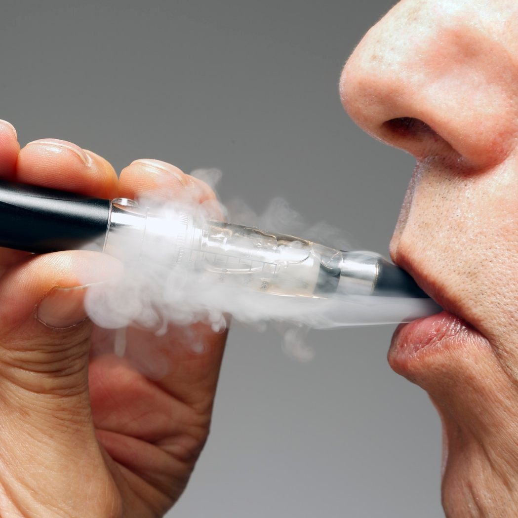 E-Zigaretten waren früher ein Nischenprodukt, sind aber mittlerweile weit verbreitet.