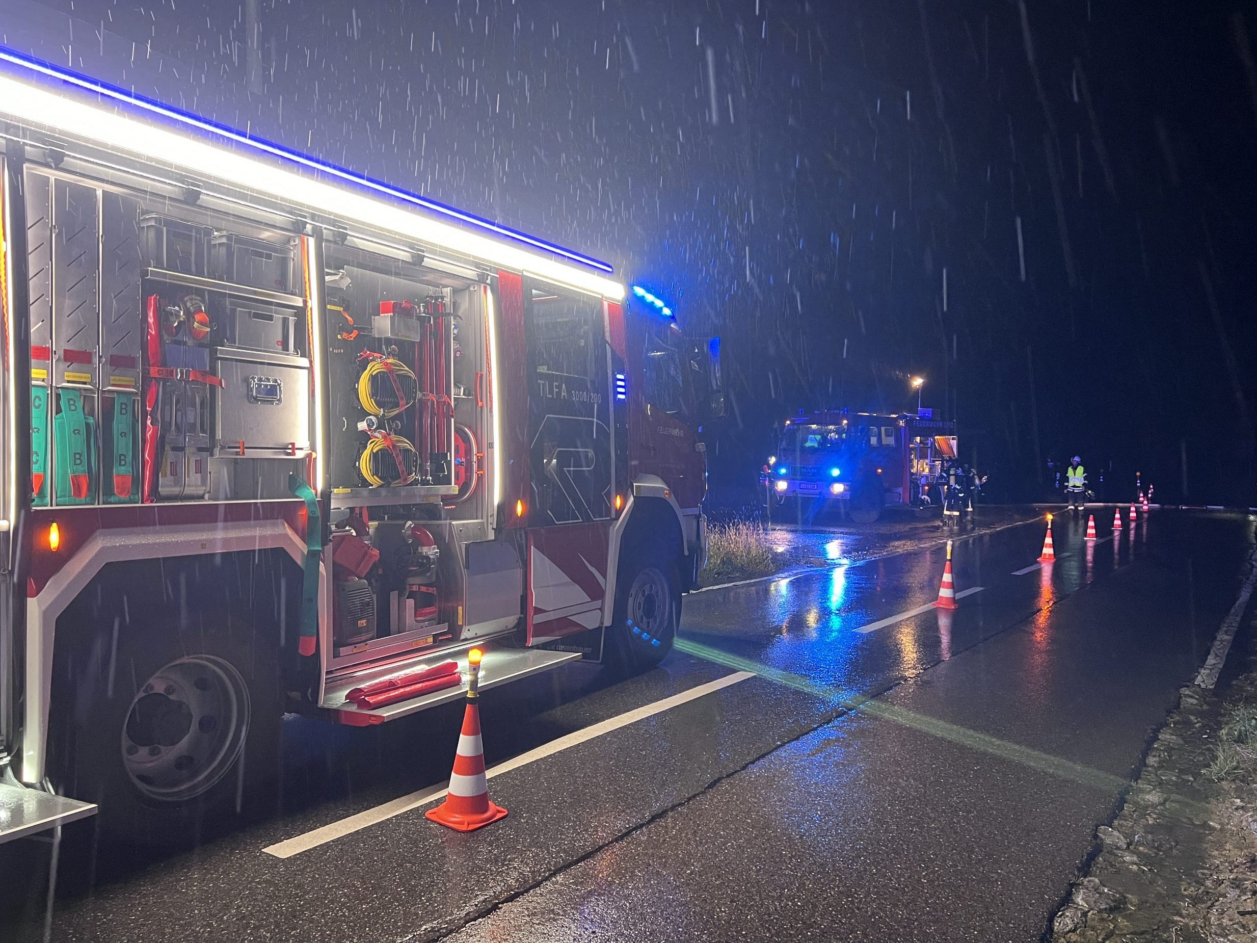 Am Mittwochabend probten die Feuerwehren Niederstaufen und Hohenweiler für den Ernstfall.