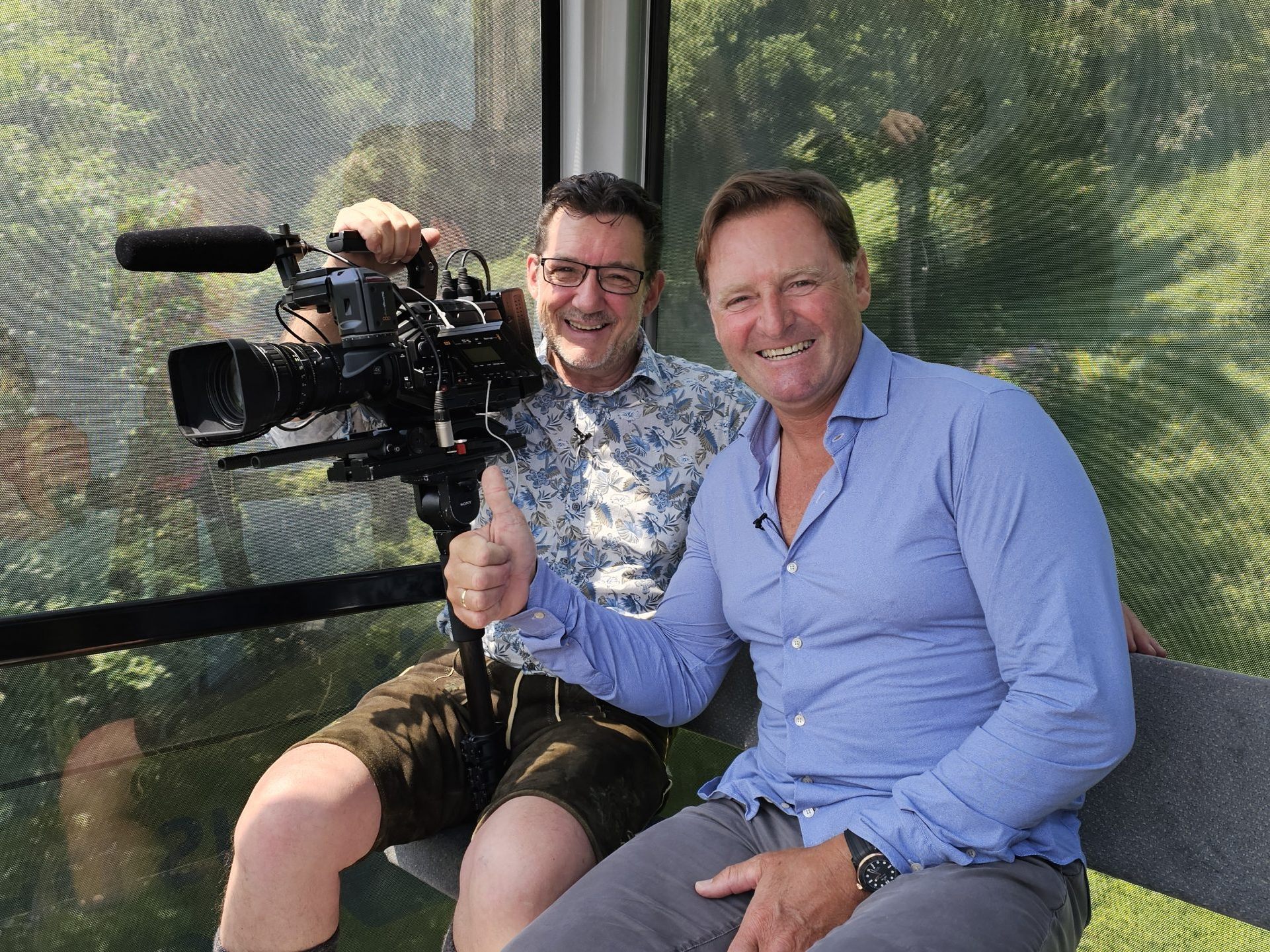 Olympiasieger und Weltmeister Patrick Ortlieb (re) ist zu Gast in der Fernsehgondel bei Andreas Seeburger (li) am Muttersberg bei Bludenz-Nüziders. Olympiasieger und Weltmeister Patrick Ortlieb (re) ist zu Gast in der Fernsehgondel bei Andreas Seeburger (li) am Muttersberg bei Bludenz-Nüziders.