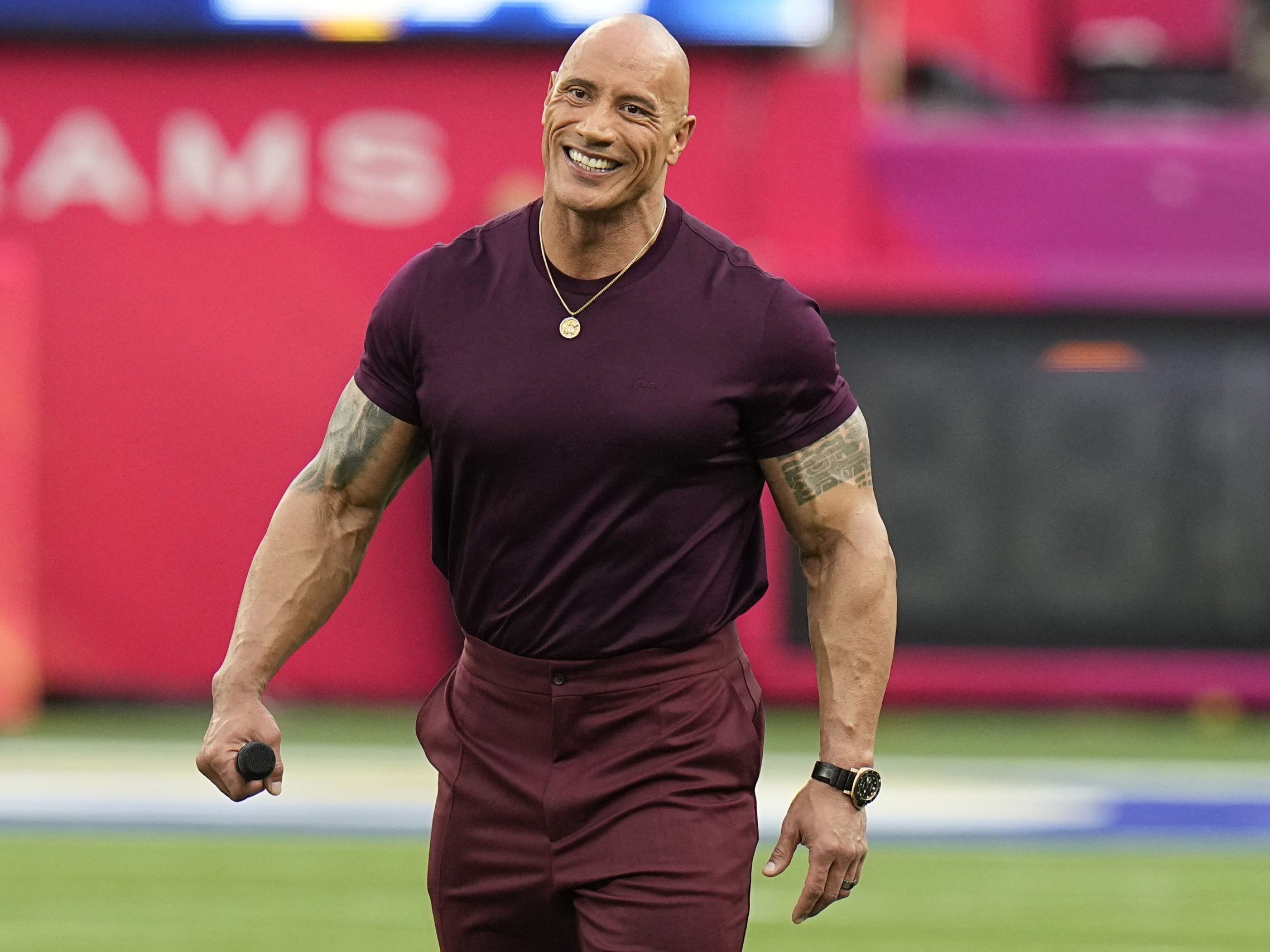 Dwayne Johnson hat mitgeteilt, wie er über das Thema Männlichkeit denkt.