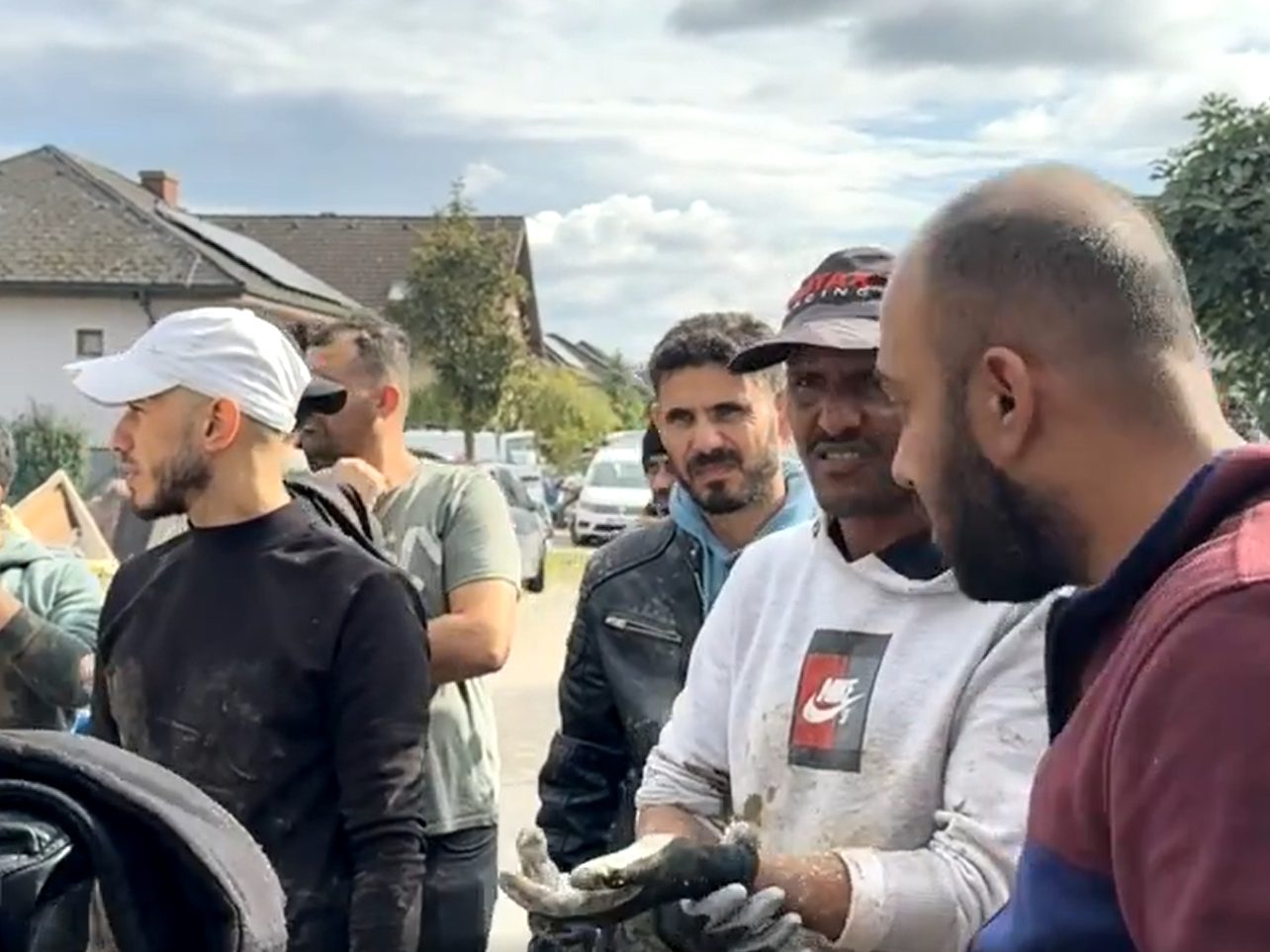 Nimer Nimer startete den Aufruf zu Helfen. Nimer Nimer startete den Aufruf zu Helfen.