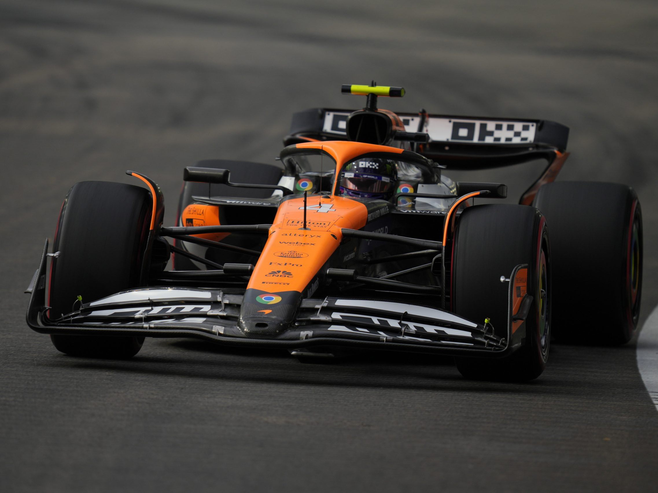 Lando Norris geht von der Pole Position ins Rennen. Lando Norris geht von der Pole Position ins Rennen.