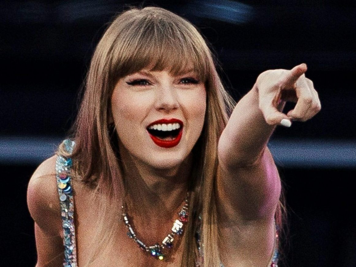 Superstar Taylor Swift lobt Demokratin Kamala Harris als "Kriegerin" und "talentierte Anführerin". Superstar Taylor Swift lobt Demokratin Kamala Harris als "Kriegerin" und "talentierte Anführerin".