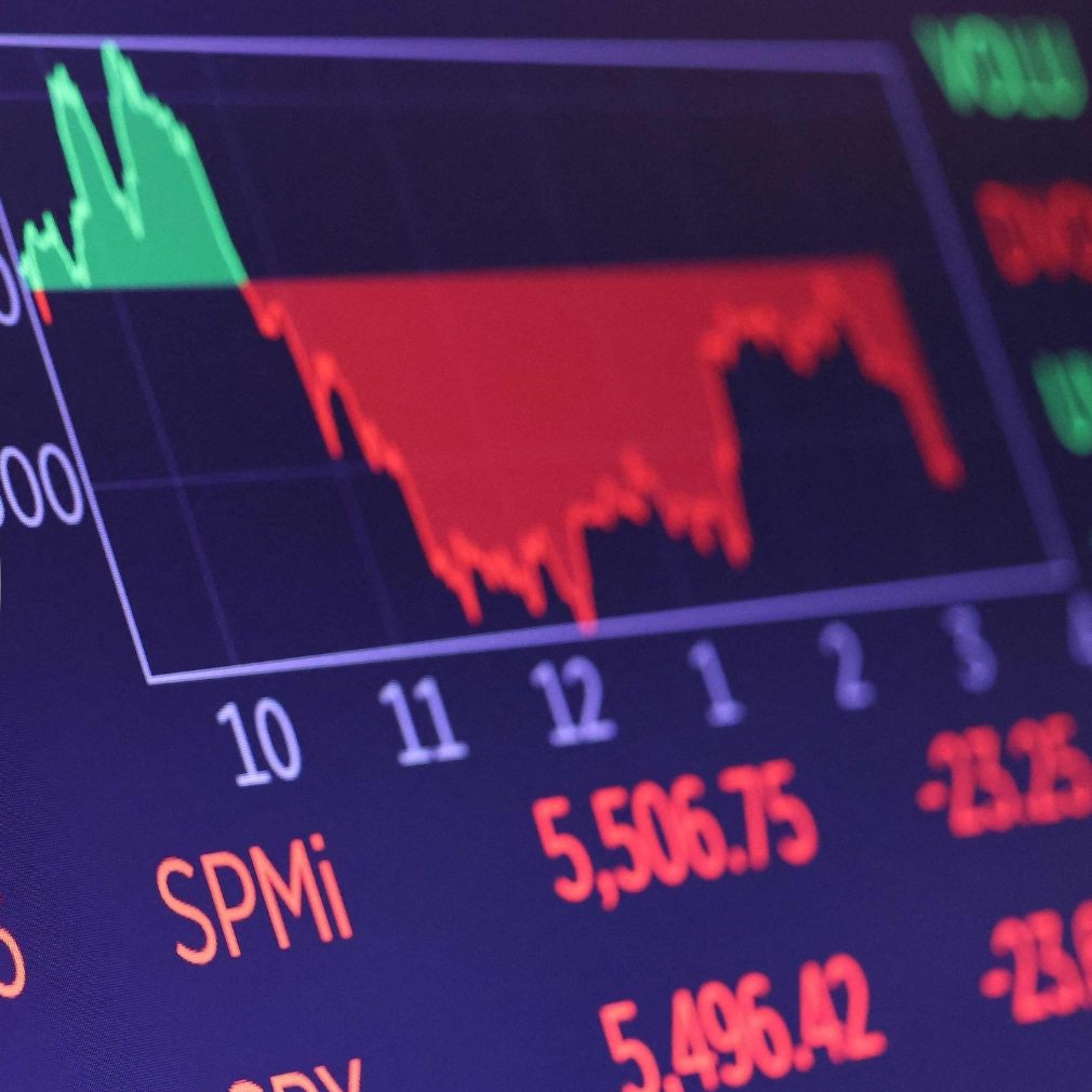 Ausblick von Broadcom lastet merklich auf Technologiewerte - Arbeitsmarktbericht ohne große Impulse.