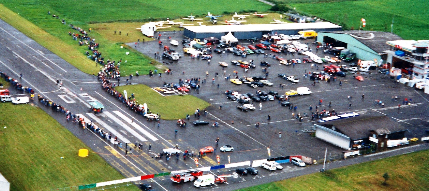 Ein Foto von den ersten Airport Racedays 2004. Ein Foto von den ersten Airport Racedays 2004.