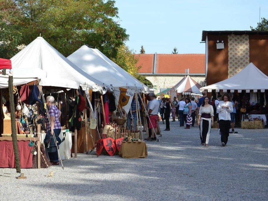 Mittelalterfest im Schloss Neugebäude.