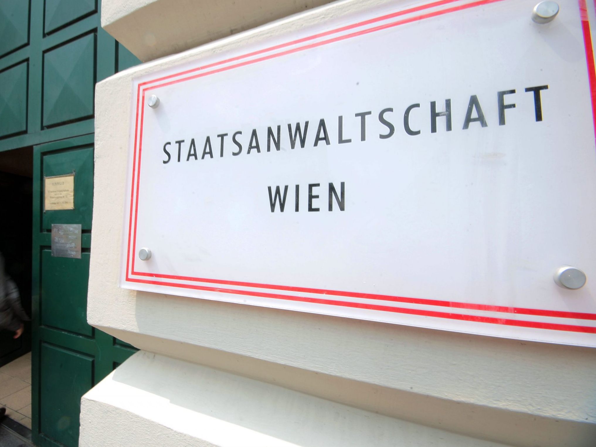In Wien entging ein Alko-Lenker entging knapp einer Mordversuchanklage. In Wien entging ein Alko-Lenker entging knapp einer Mordversuchanklage.