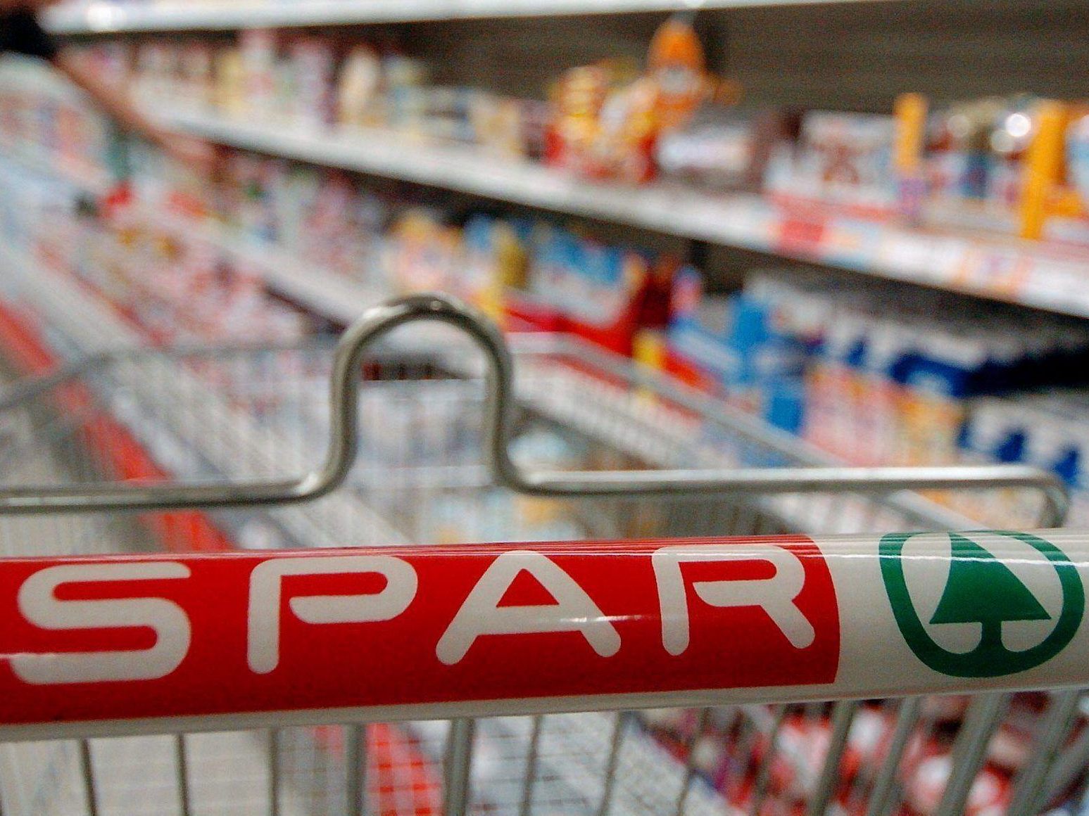 Die Milchbauern der NÖM rufen einen Lieferstopp bei Spar aus. Die Milchbauern der NÖM rufen einen Lieferstopp bei Spar aus.